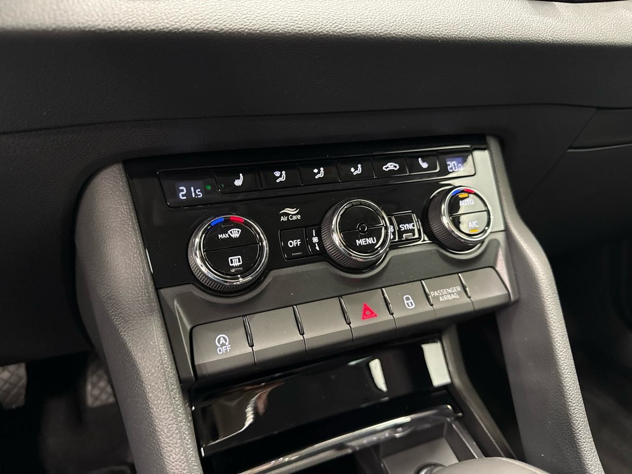 SKODA Karoq 1.5 TSI Selection DSG-image-7