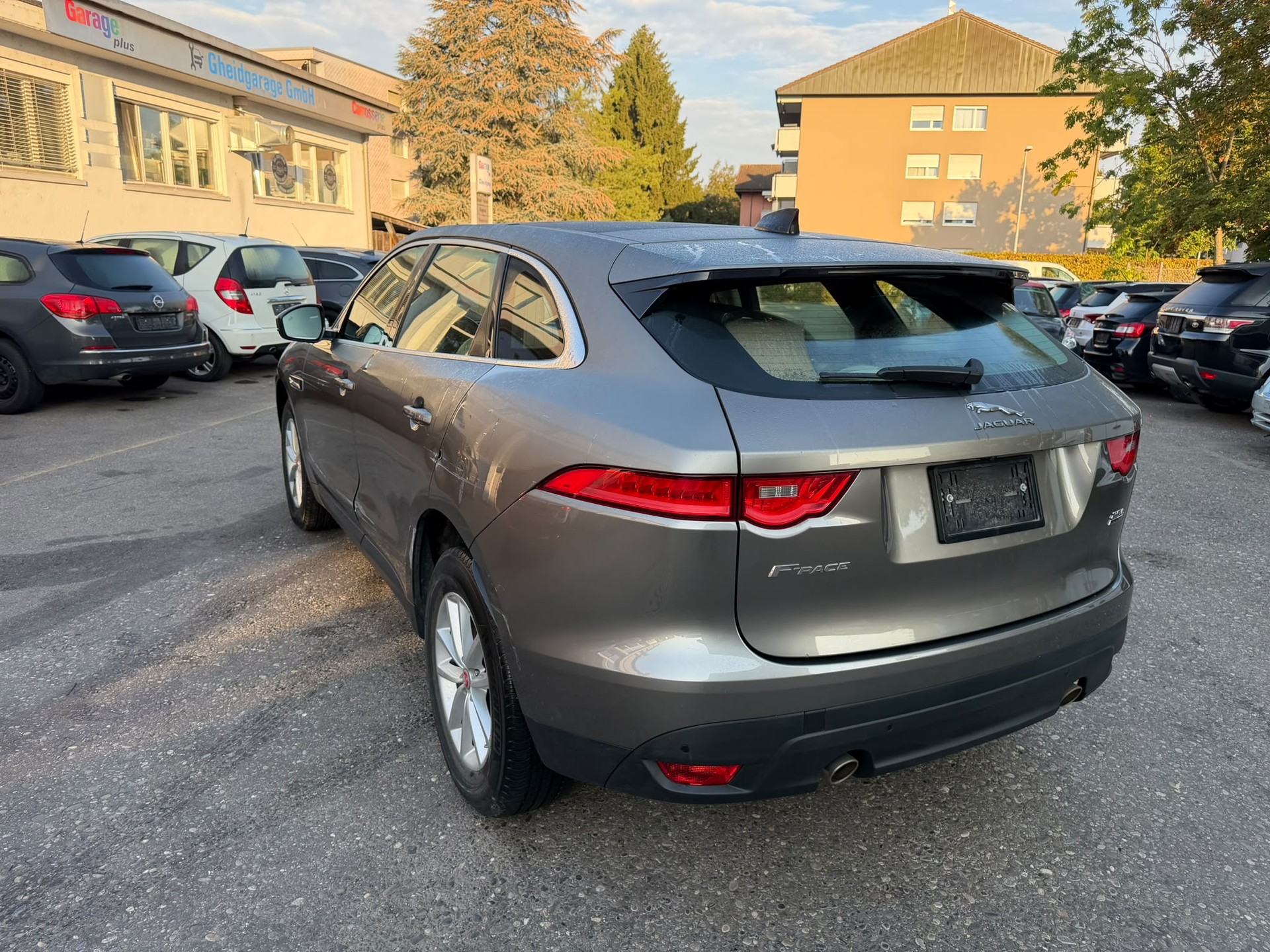 JAGUAR F-Pace 25t 2.0 Portfolio AWD Automatik-image-5