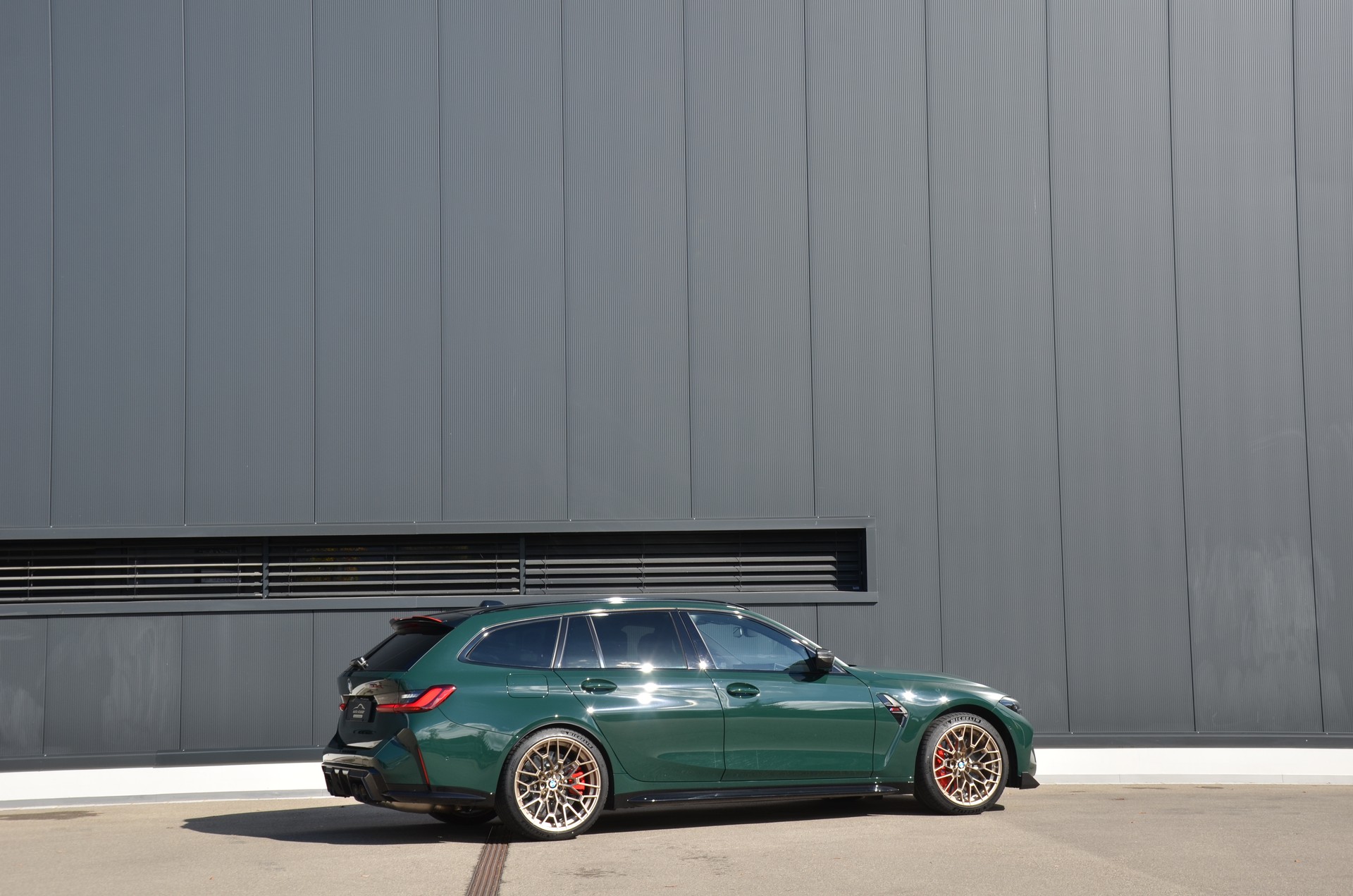 BMW M3 CS Touring xDrive-showroom-element-3