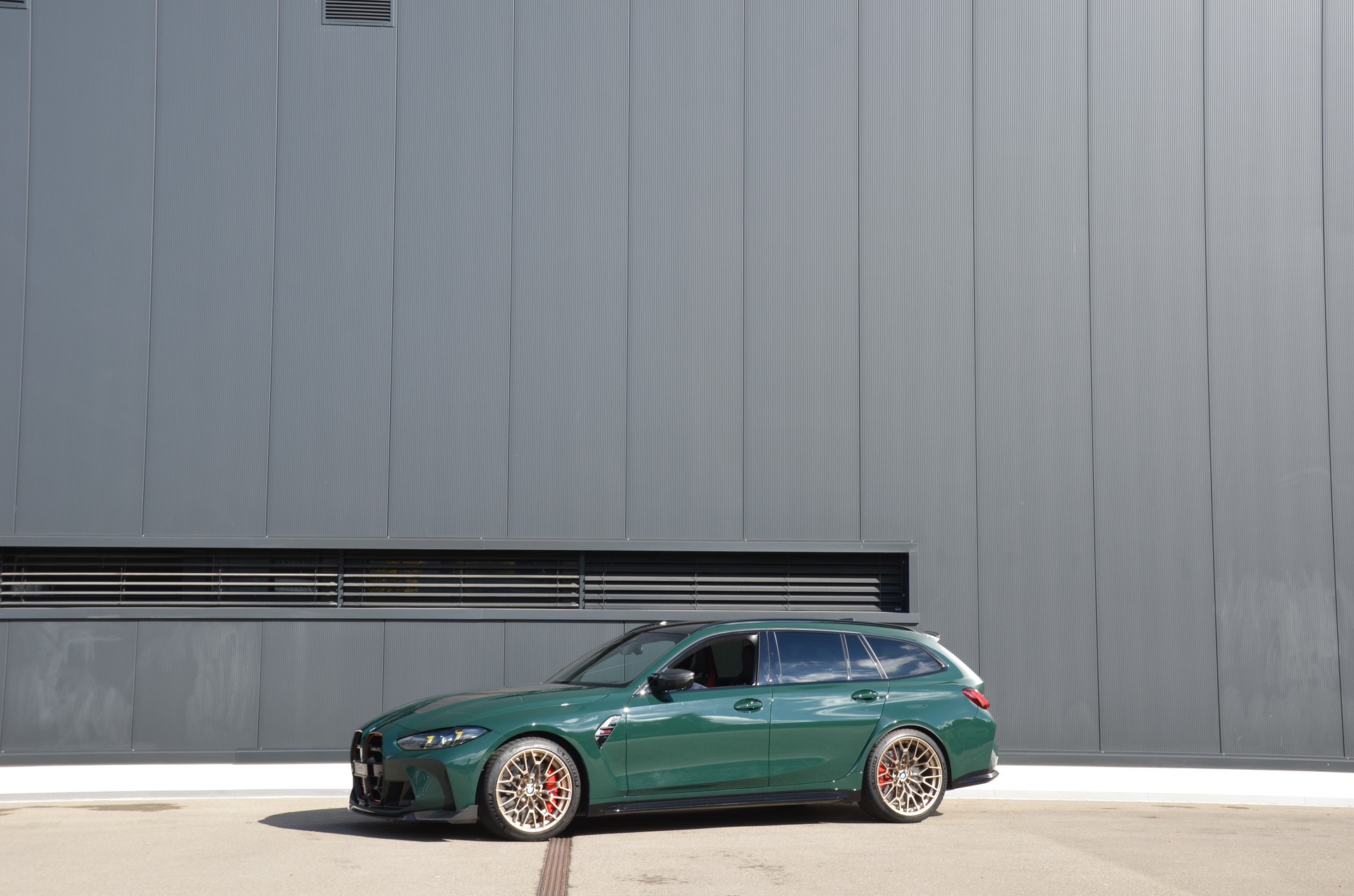 BMW M3 CS Touring xDrive-showroom-element-1