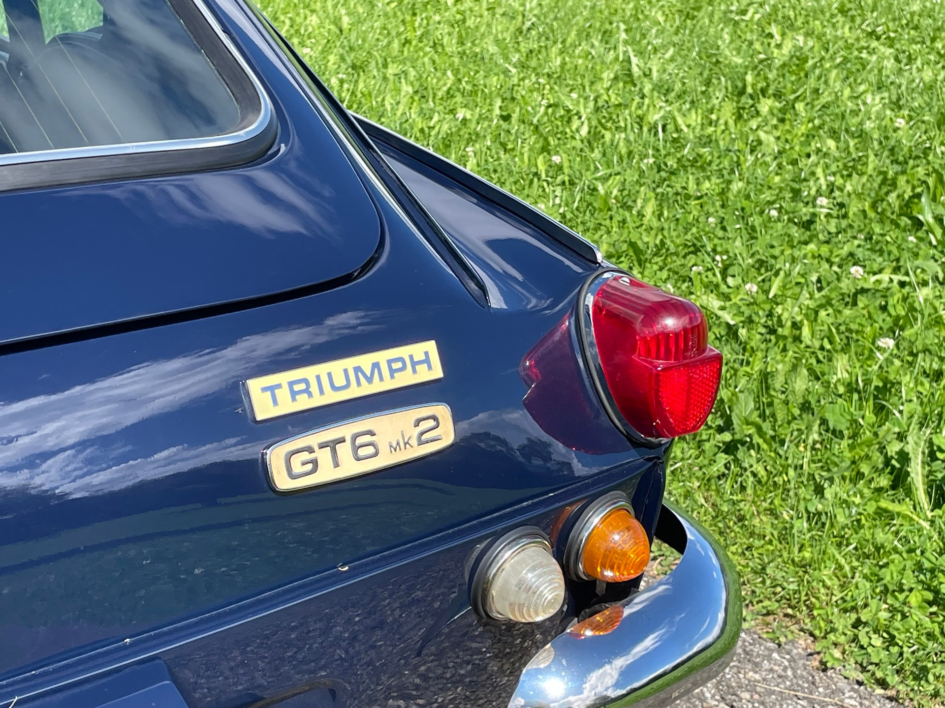 TRIUMPH GT6 MKII Coupé-image-12