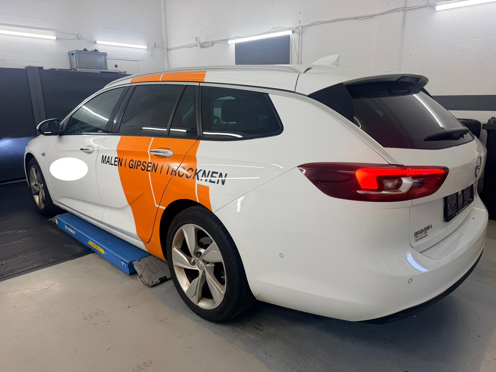 OPEL Insignia 1.5 T Sports Tourer Excellence Automatic-image-5