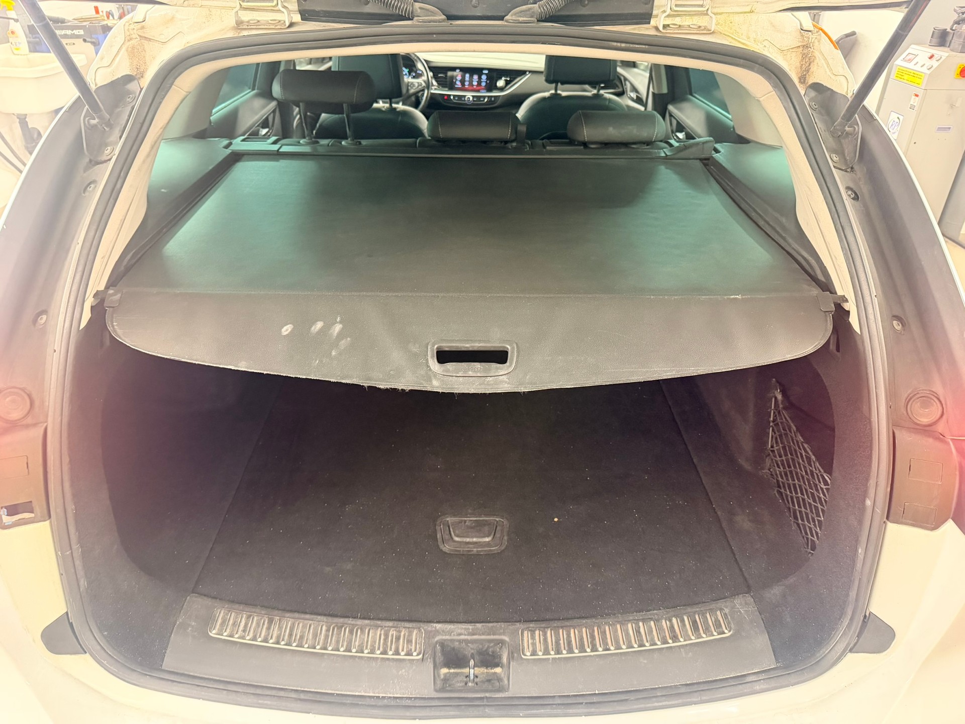 OPEL Insignia 1.5 T Sports Tourer Excellence Automatic-image-6