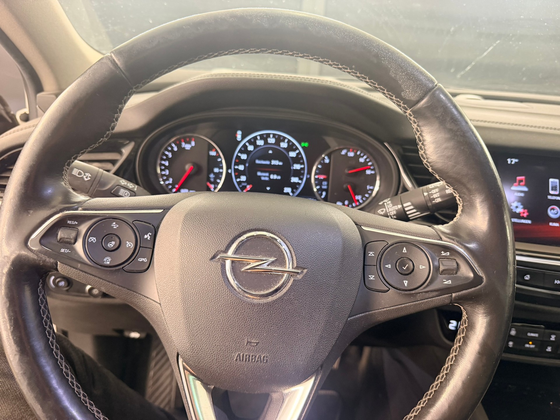 OPEL Insignia 1.5 T Sports Tourer Excellence Automatic-image-18