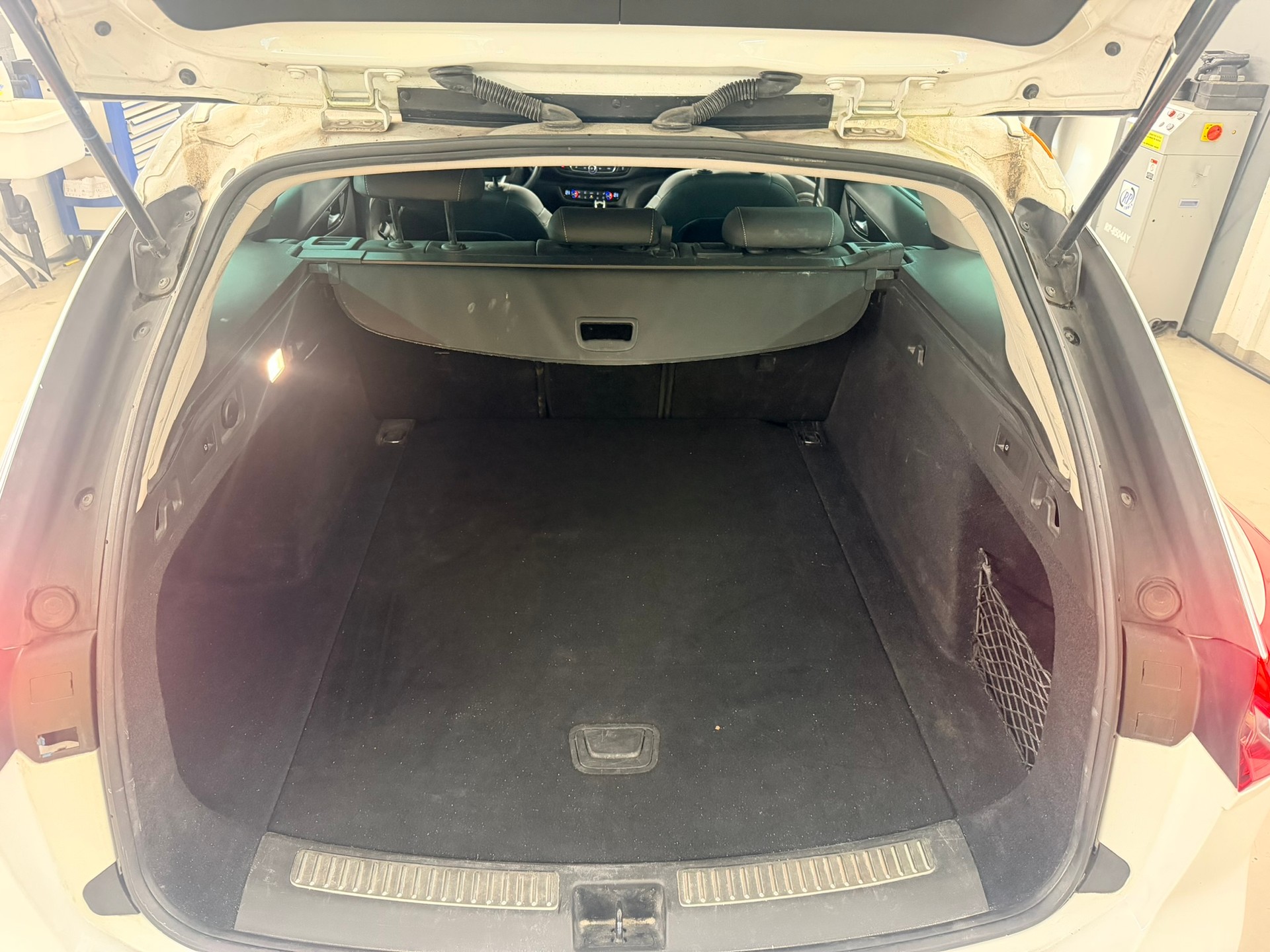 OPEL Insignia 1.5 T Sports Tourer Excellence Automatic-image-7