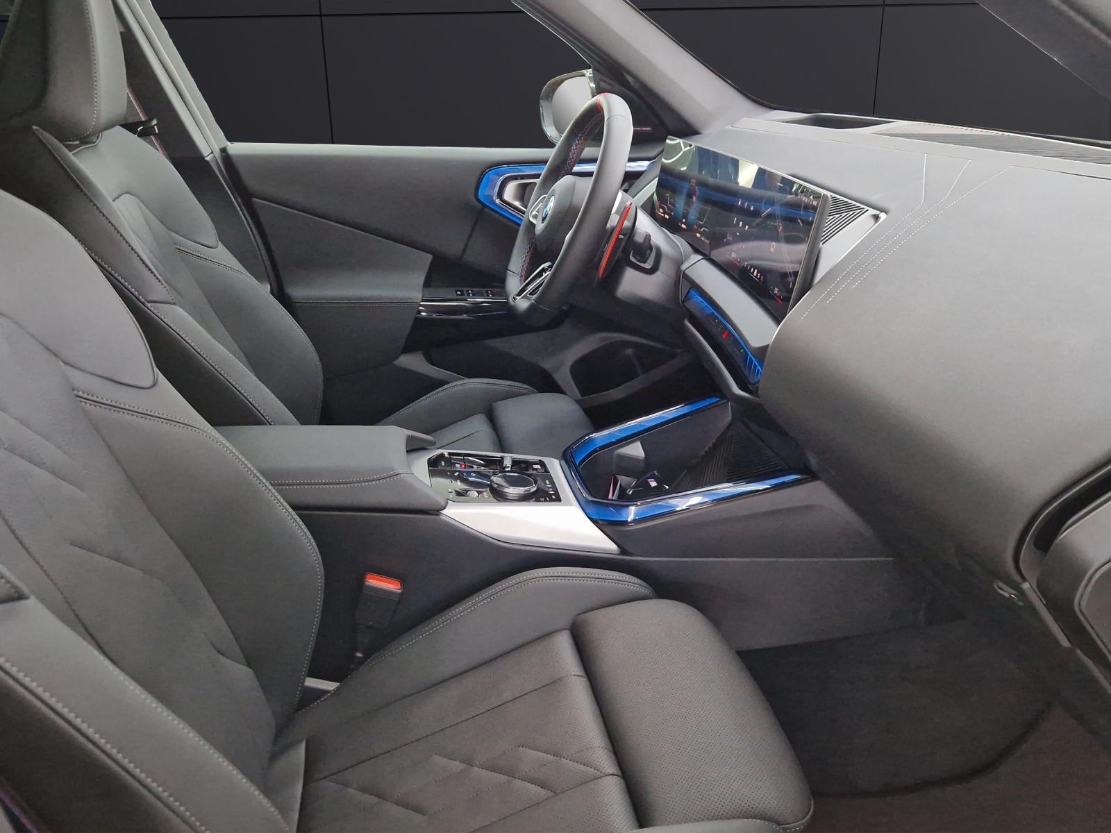 BMW X3 M50i-image-14