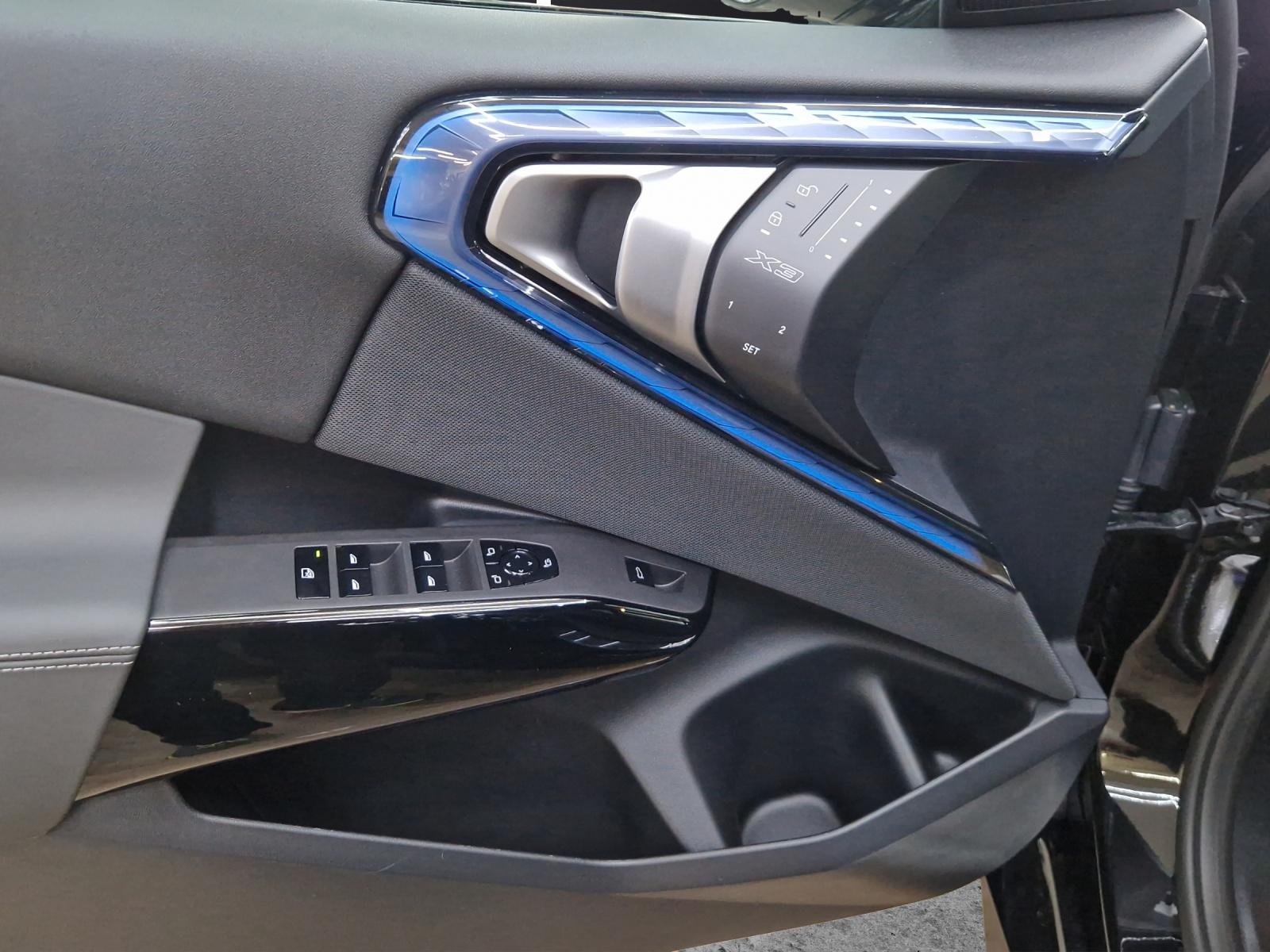 BMW X3 M50i-image-9