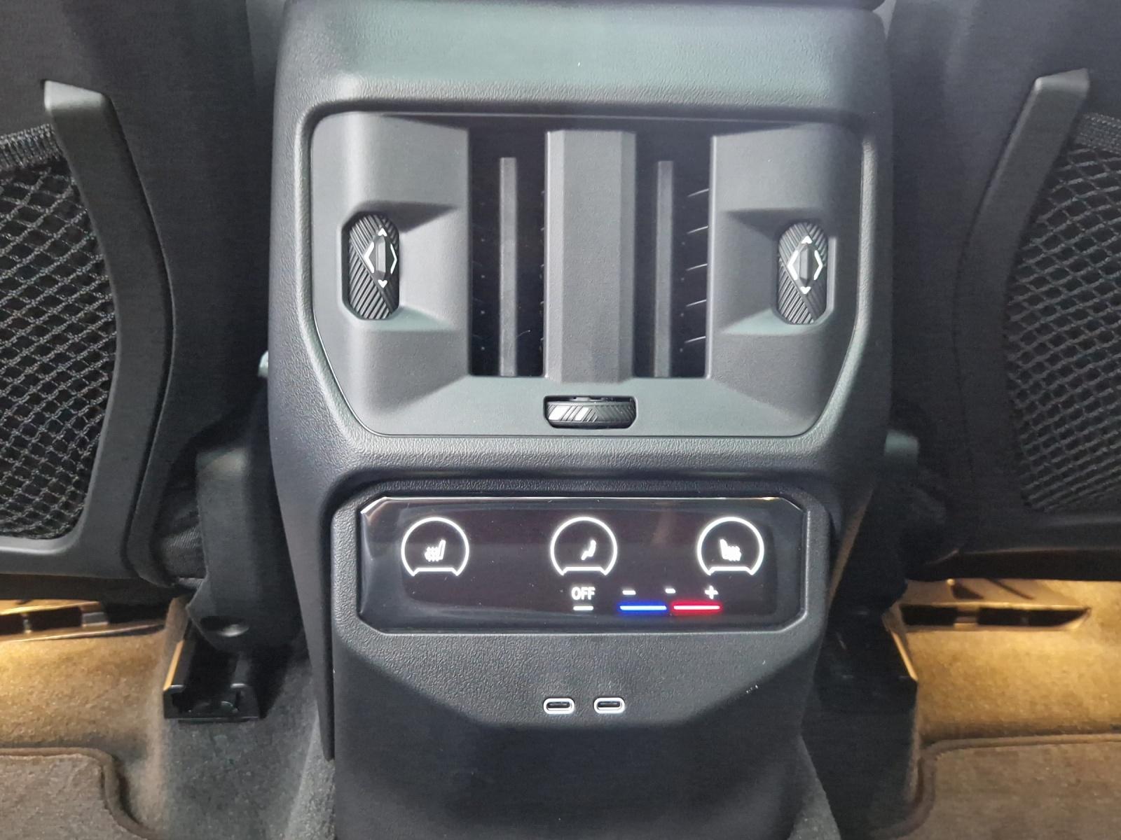 BMW X3 M50i-image-23