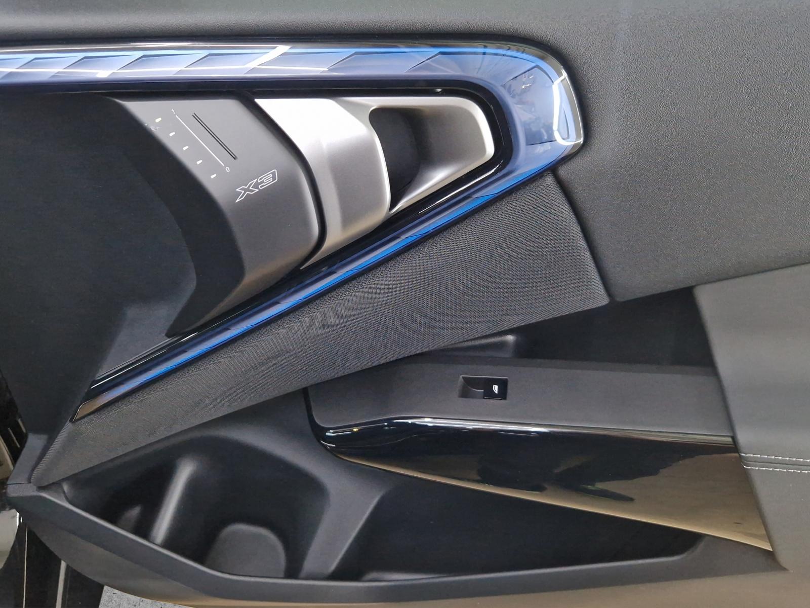 BMW X3 M50i-image-15