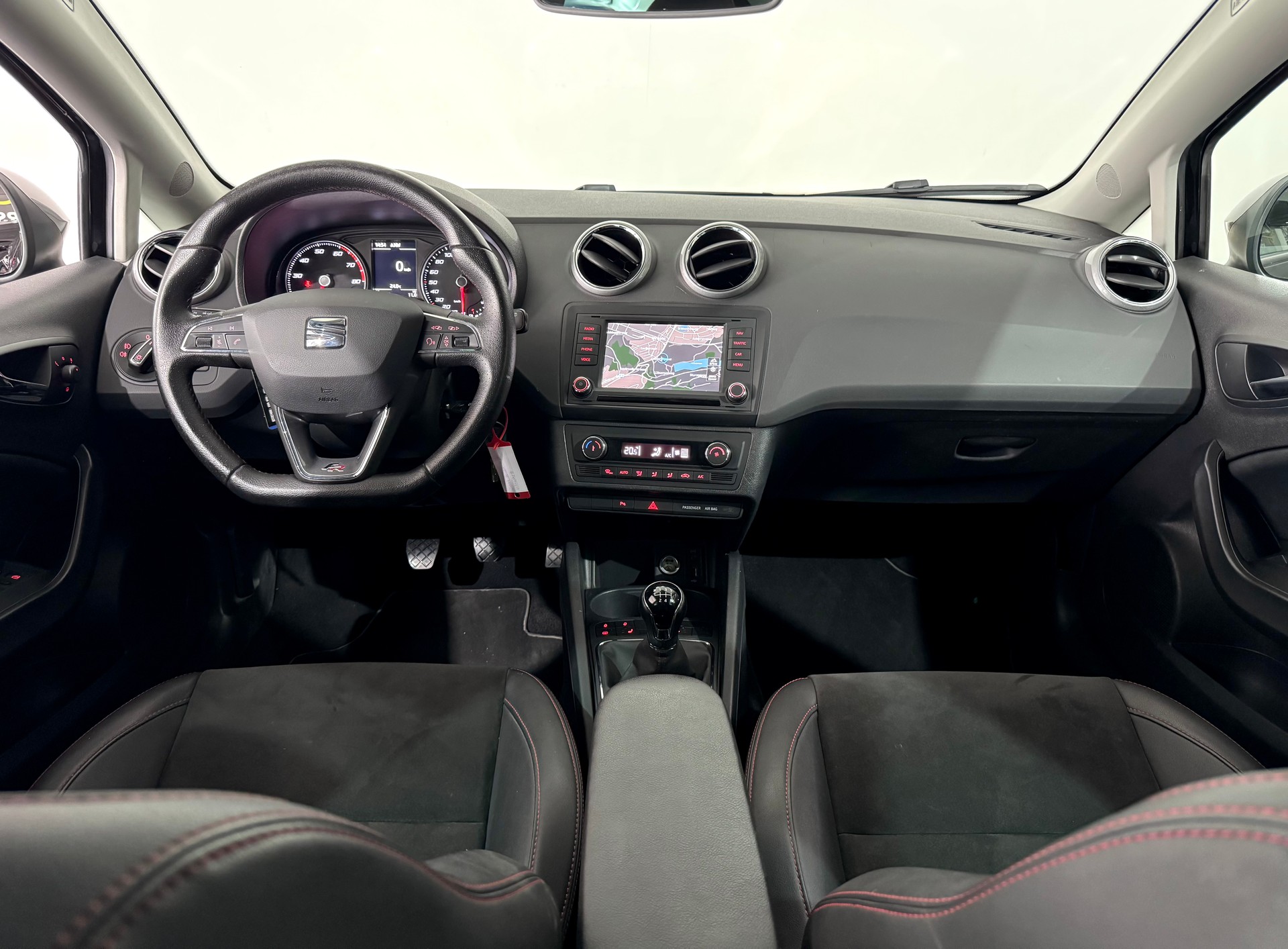 SEAT Ibiza 1.4 EcoTSI Swiss FR-image-7