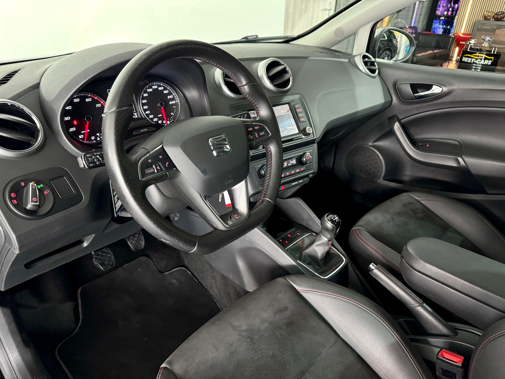 SEAT Ibiza 1.4 EcoTSI Swiss FR-image-8