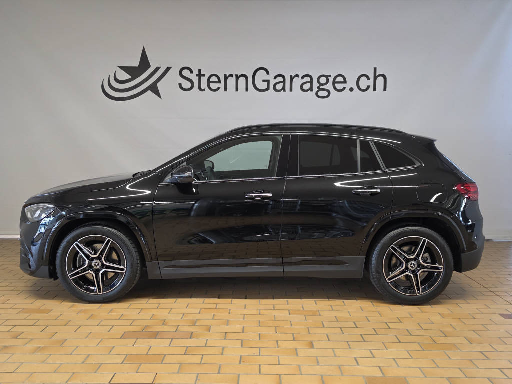 MERCEDES-BENZ GLA 220 4Matic AMG Line-showroom-element-1