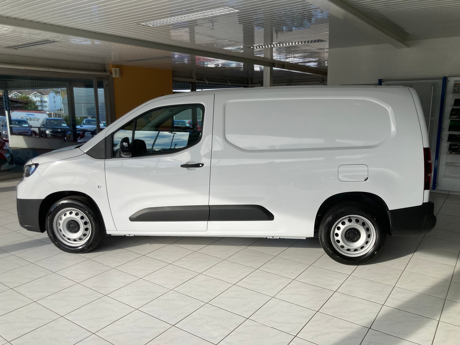 TOYOTA Proace City Van 1.5D Advanced Long-image-7