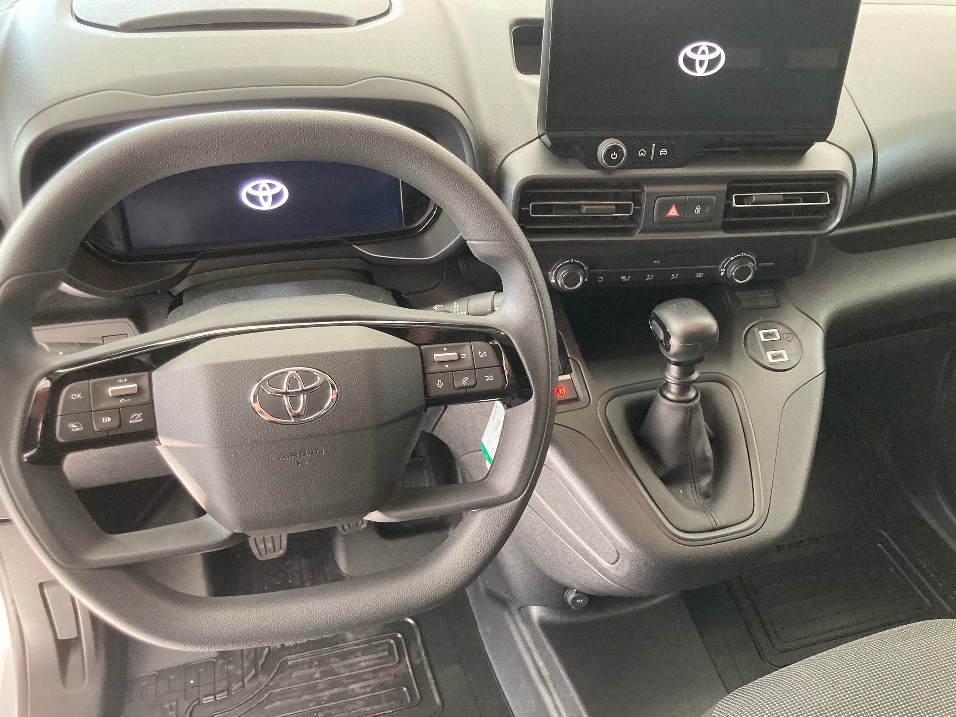TOYOTA Proace City Van 1.5D Advanced Long-image-12