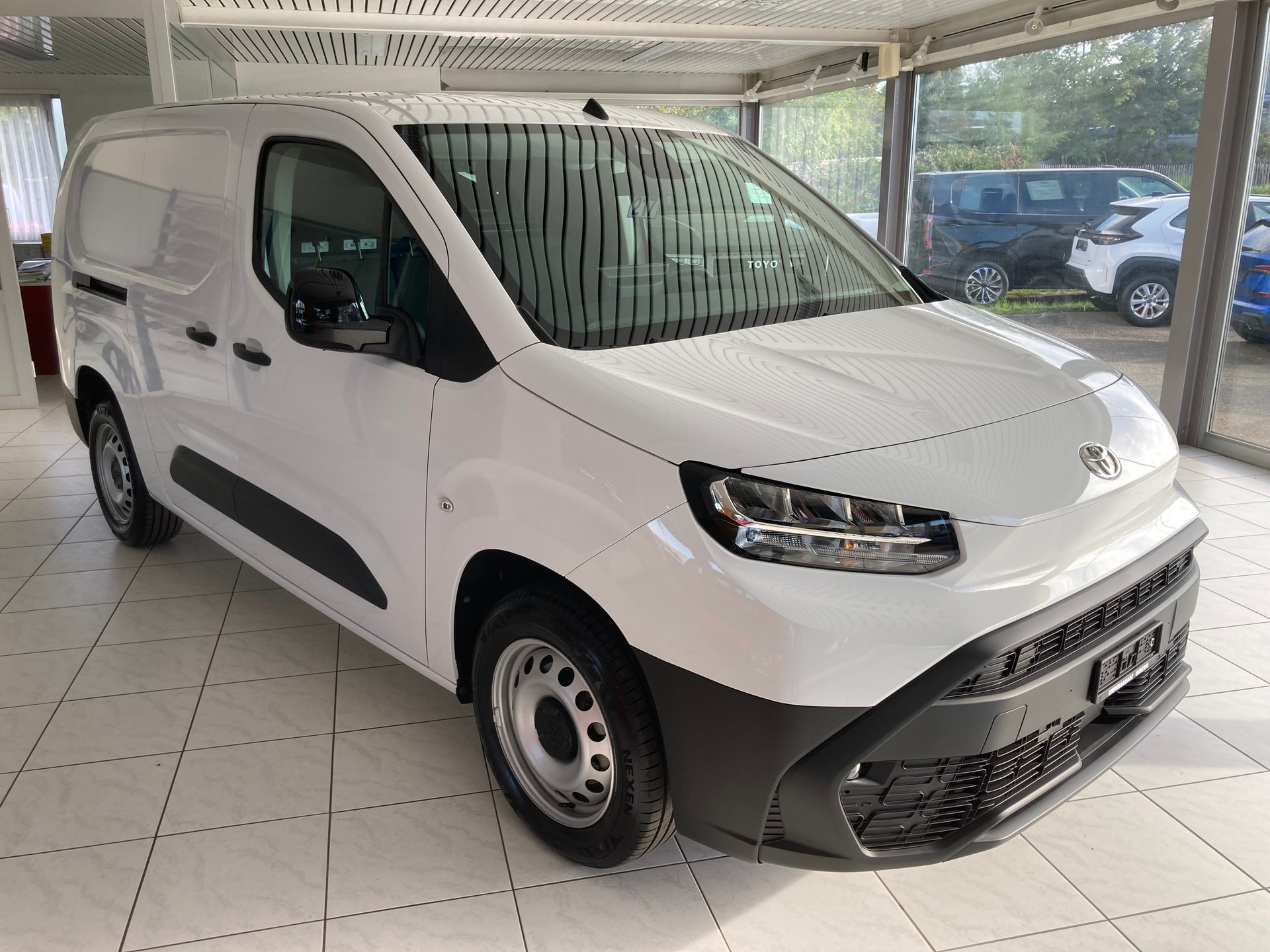 TOYOTA Proace City Van 1.5D Advanced Long-image-2