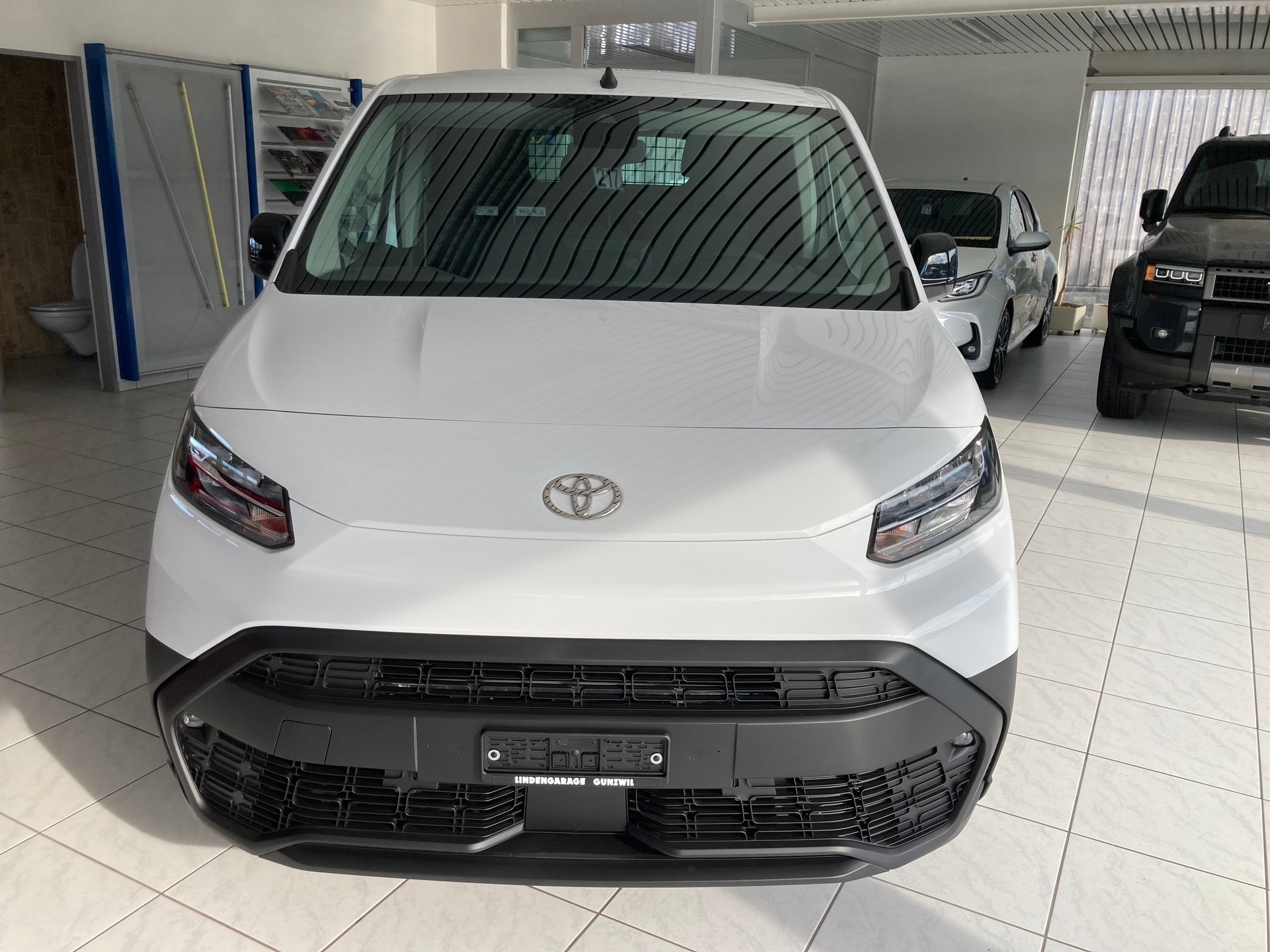 TOYOTA Proace City Van 1.5D Advanced Long-image-1