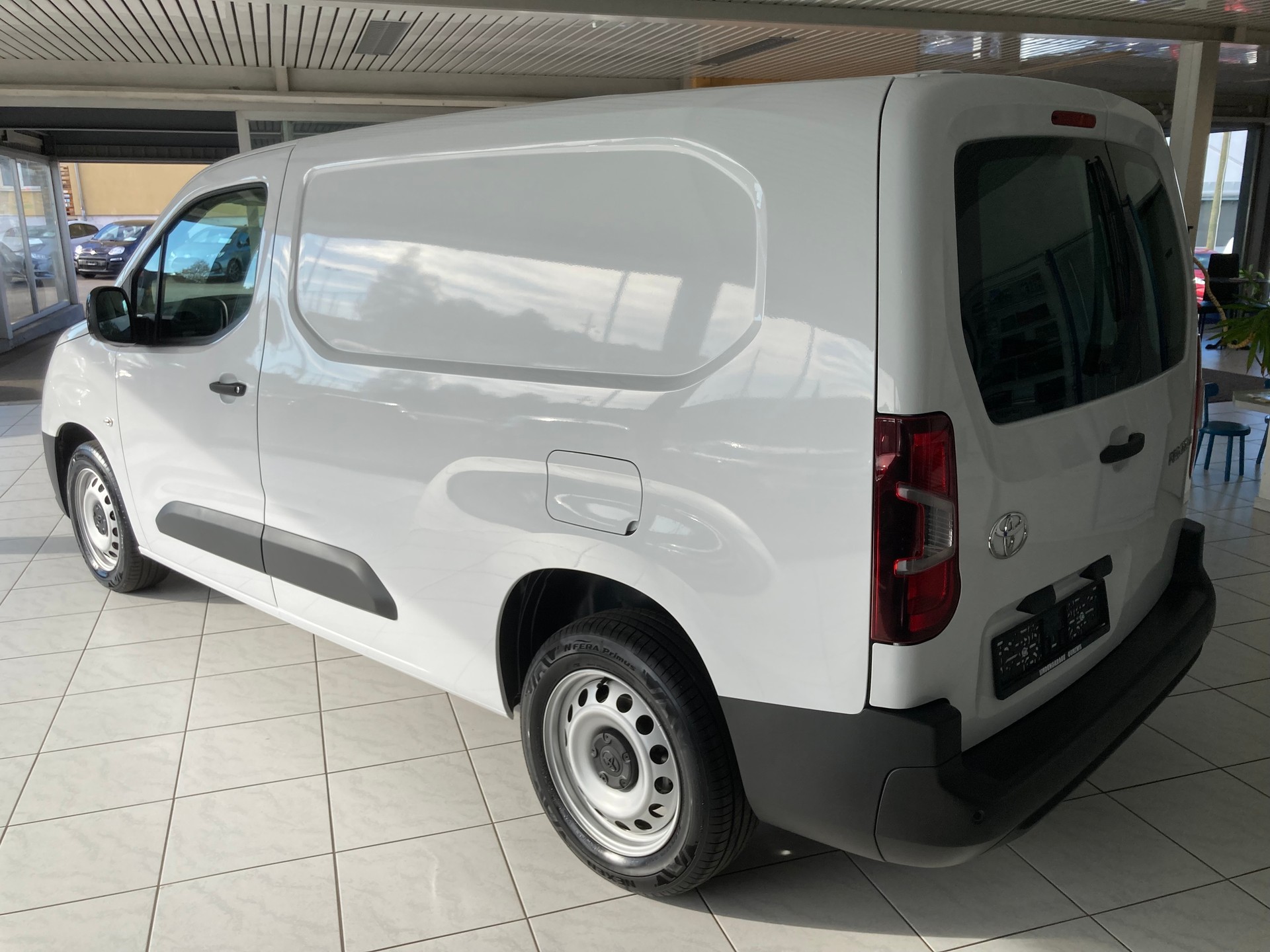 TOYOTA Proace City Van 1.5D Advanced Long-image-6