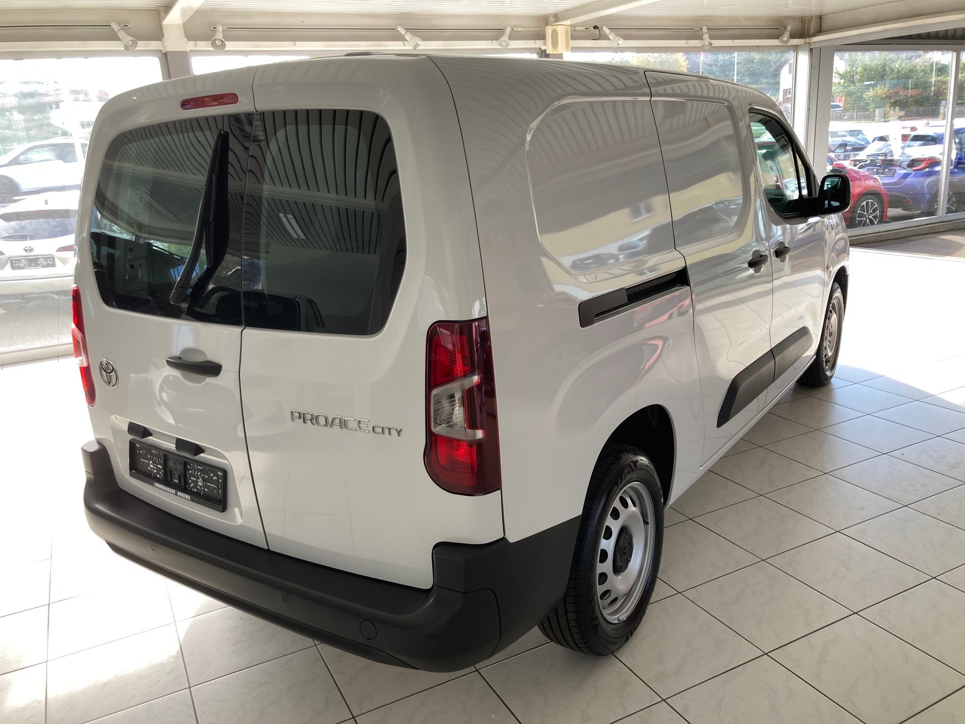 TOYOTA Proace City Van 1.5D Advanced Long-image-4