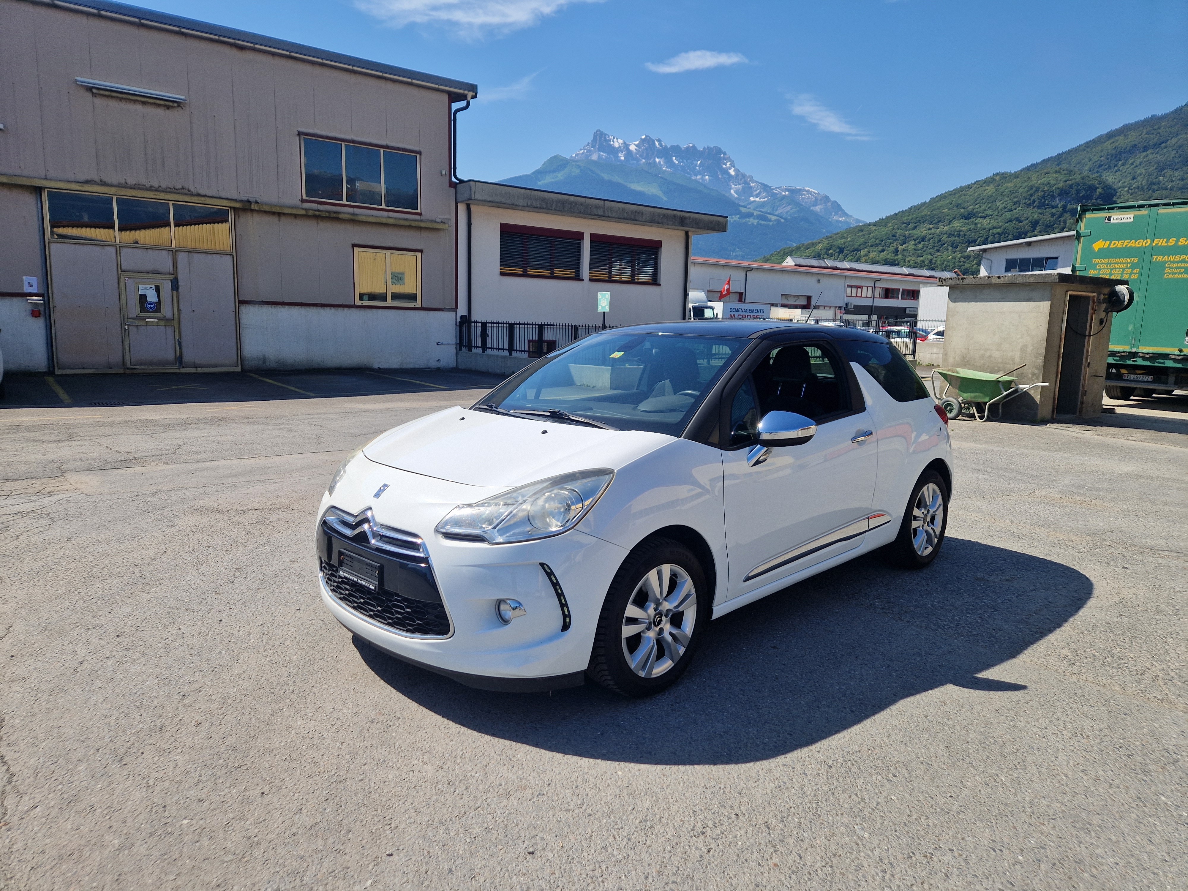Car photo