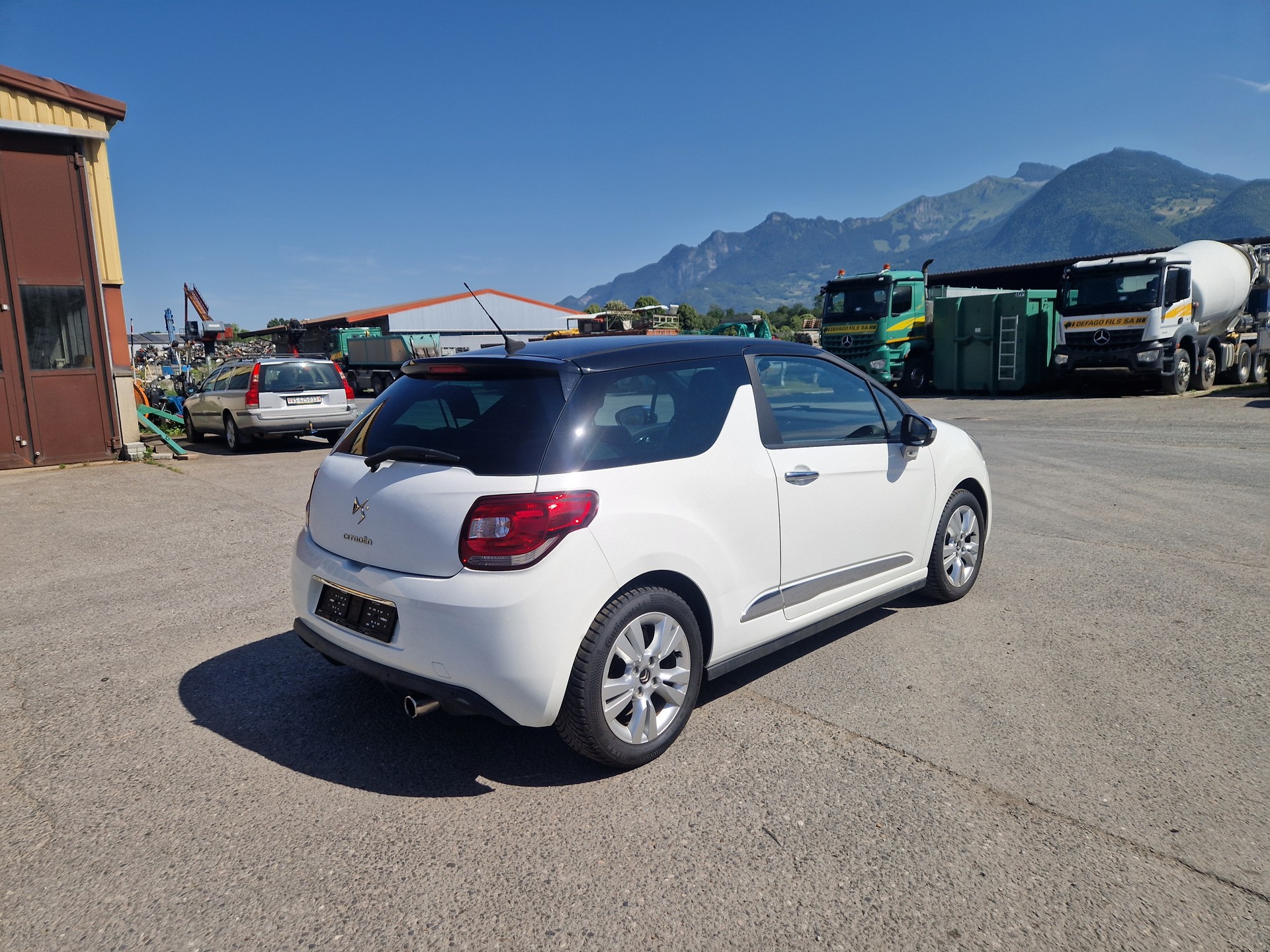 DS AUTOMOBILES DS3 1.6 VTi Faubourg Addict-image-3