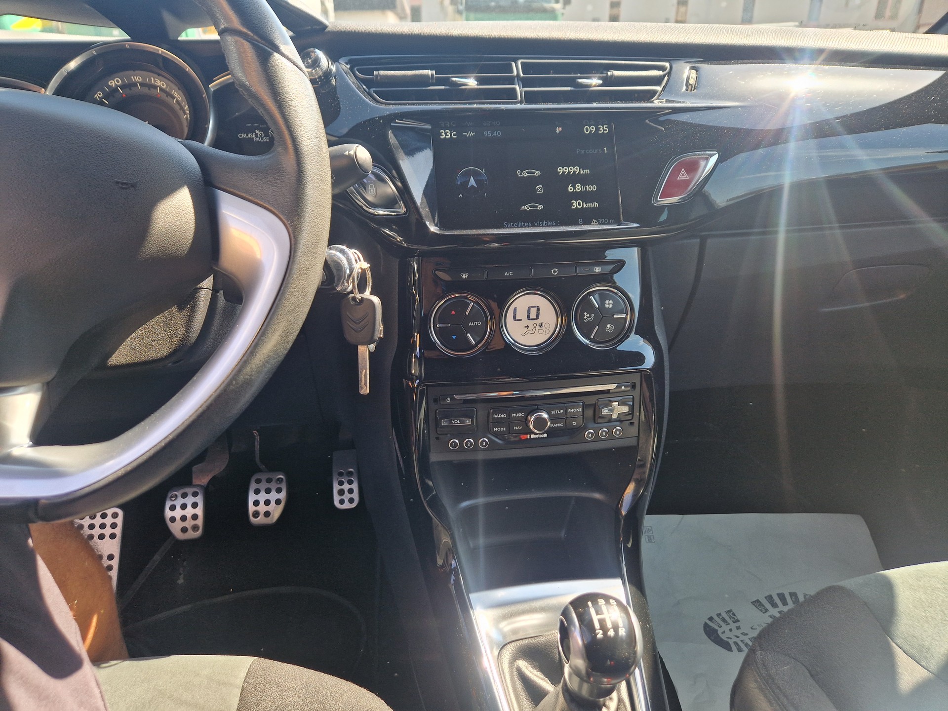 DS AUTOMOBILES DS3 1.6 VTi Faubourg Addict-image-8