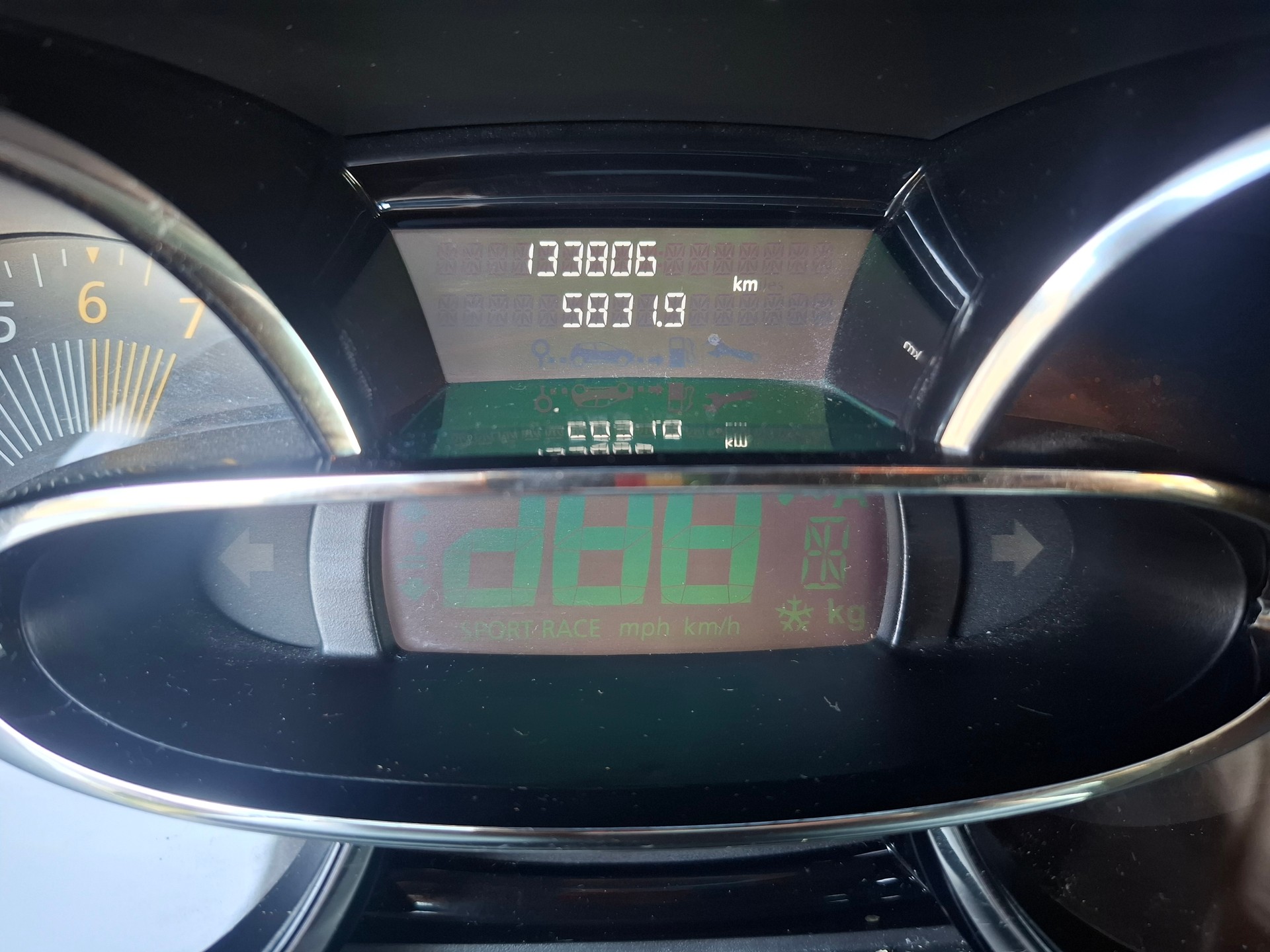RENAULT Clio 1.2 16V T GT EDC-image-13