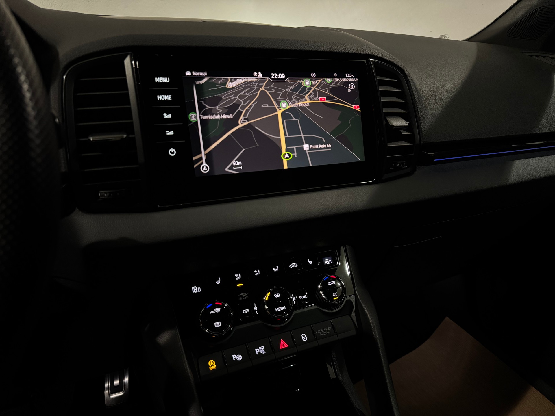 SKODA Karoq 2.0 TSI SportLine 4x4 DSG I AHK I 1.Hand I-image-20
