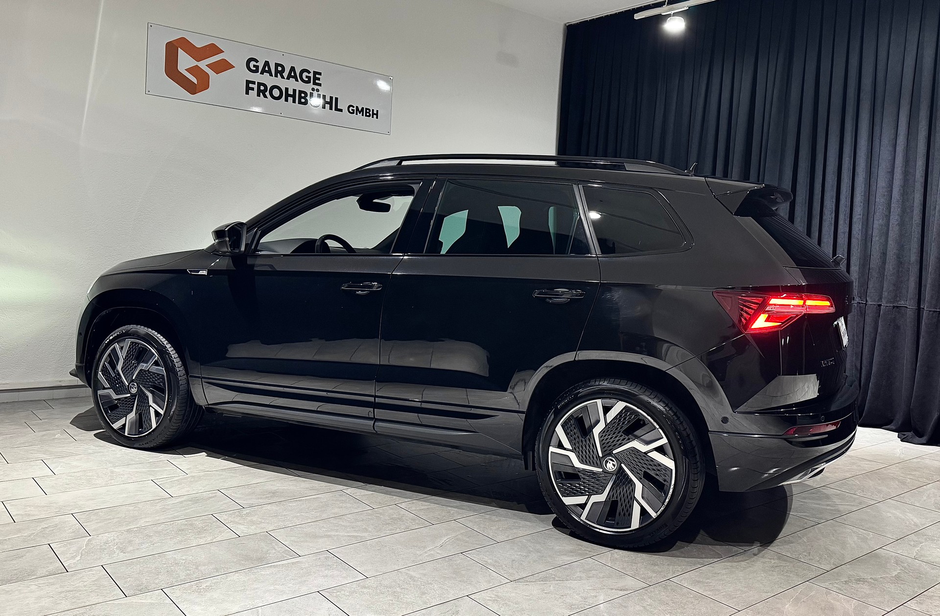 SKODA Karoq 2.0 TSI SportLine 4x4 DSG I AHK I 1.Hand I-image-8