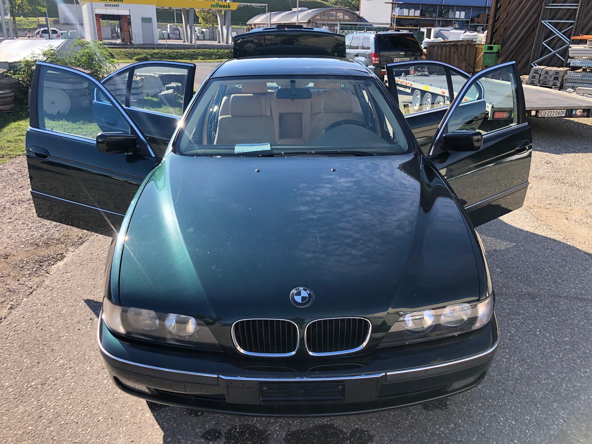 BMW 528i-image-15