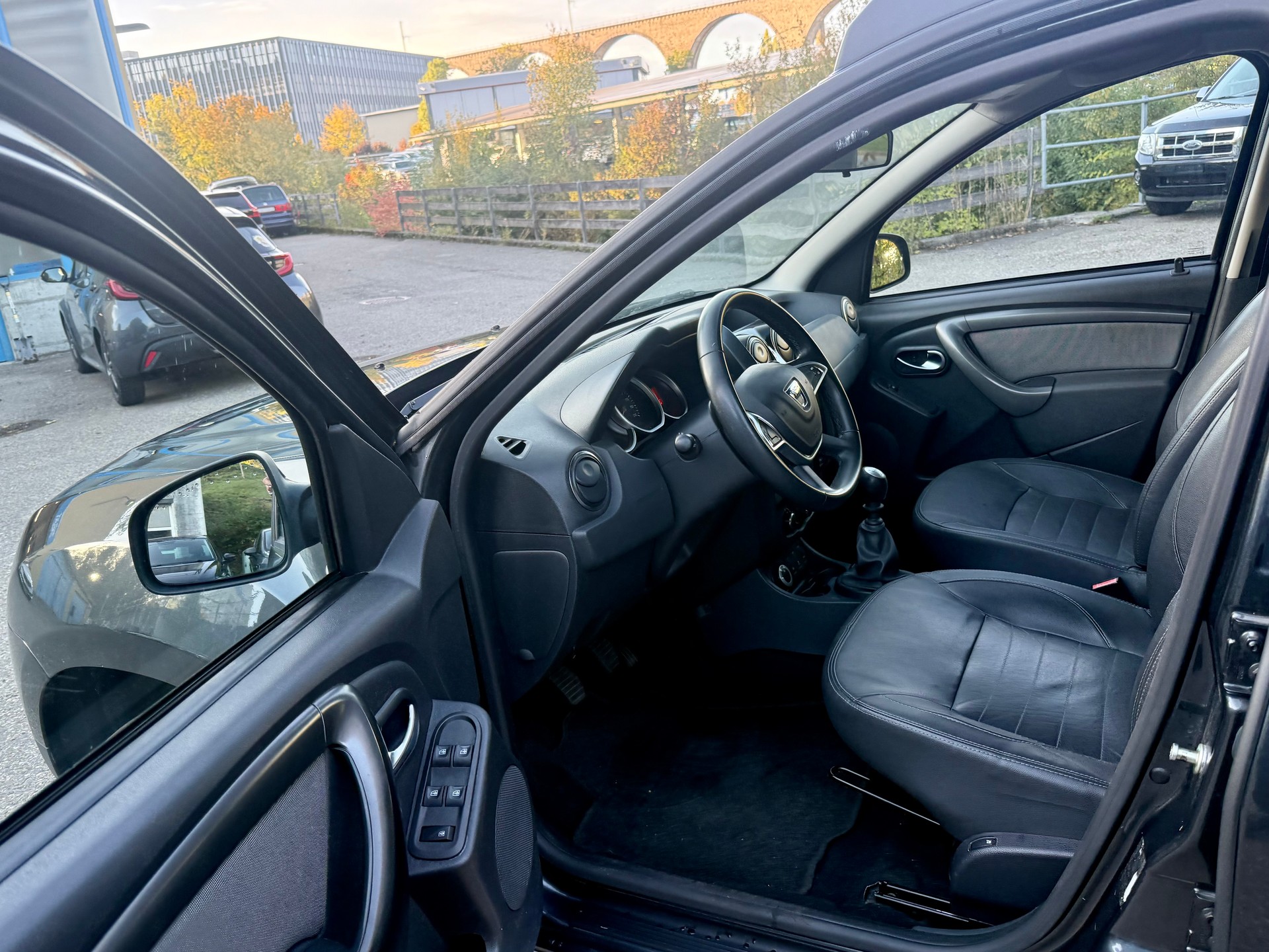DACIA Duster 1.2 T Privilège 4x4-image-11
