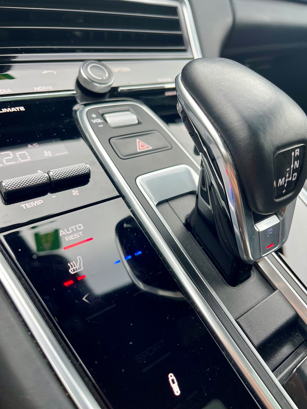 PORSCHE Panamera Turbo PDK-image-4