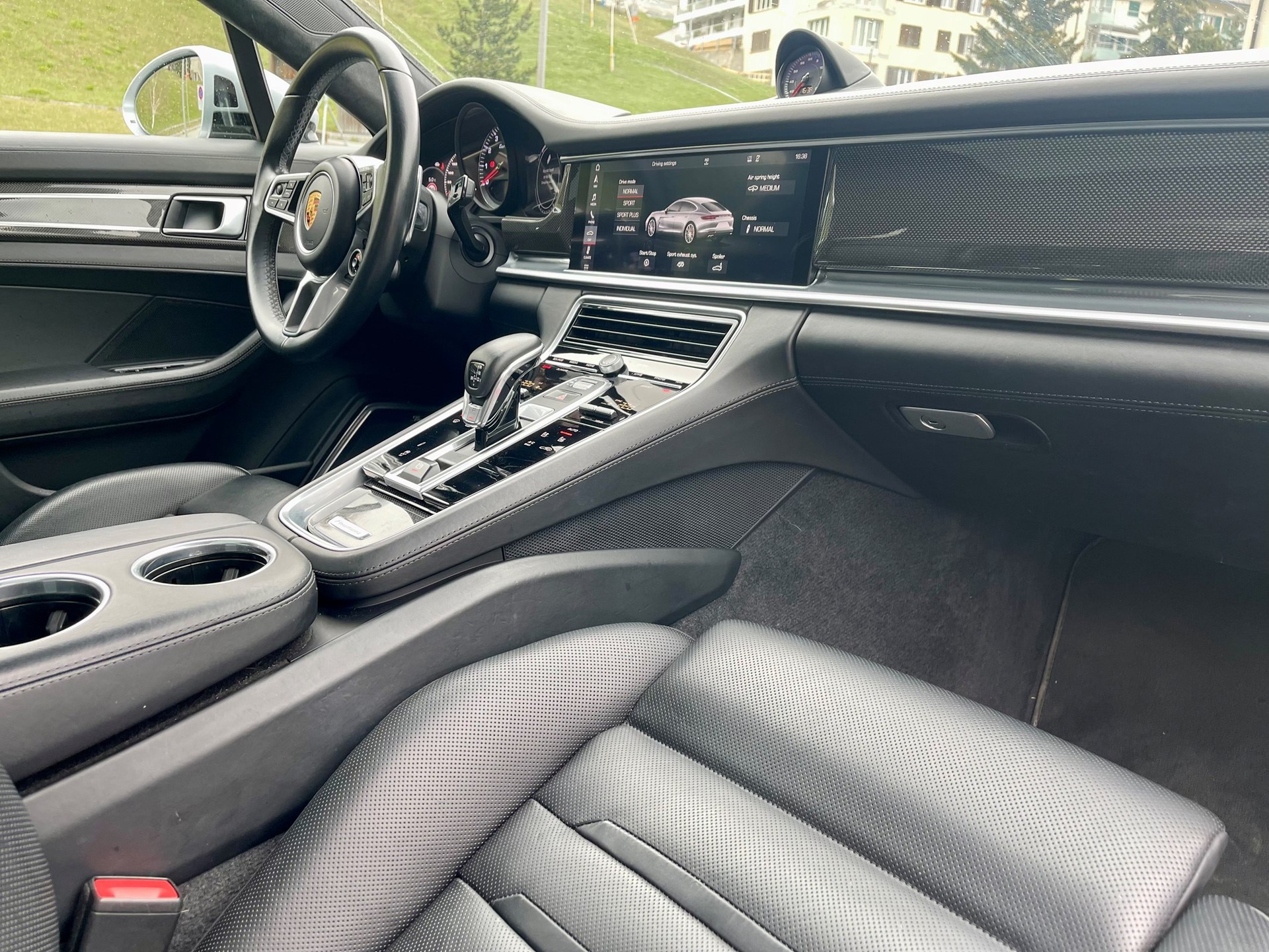 PORSCHE Panamera Turbo PDK-image-2