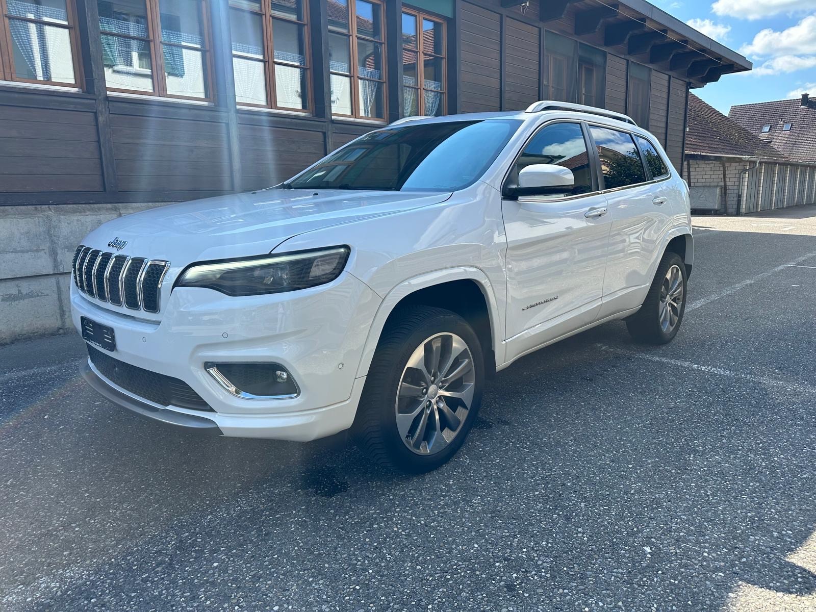 JEEP Cherokee 2.2MJ Overland AWD 9ATX-image-1