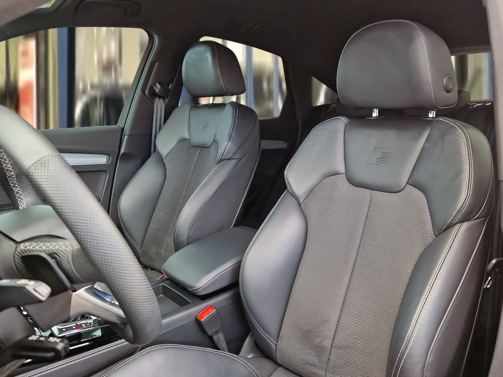 AUDI Q5 Sportback 40 TDI S line quattro Black Edition Gletscherweiss Metallic-image-7