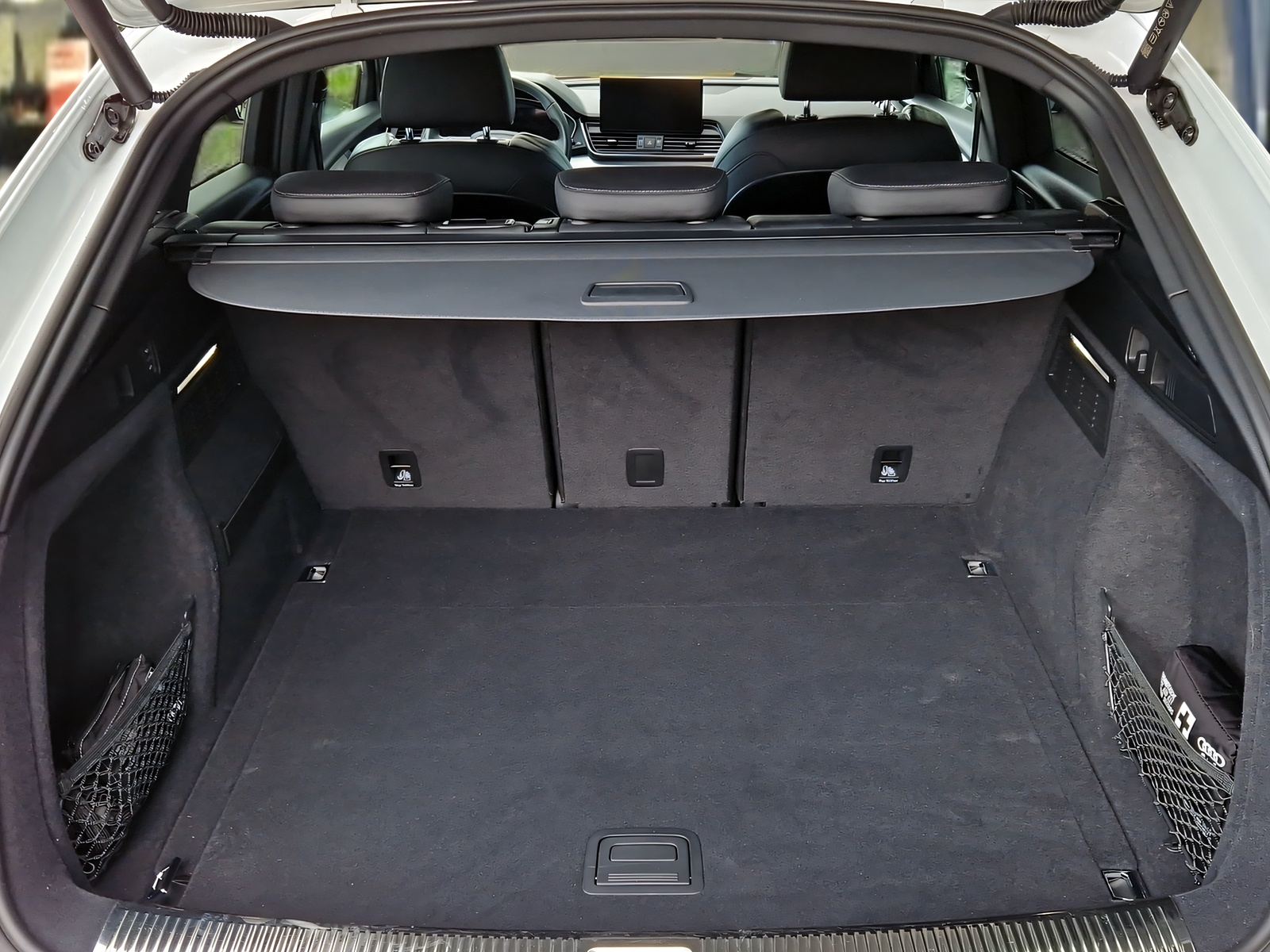 AUDI Q5 Sportback 40 TDI S line quattro Black Edition Gletscherweiss Metallic-image-5