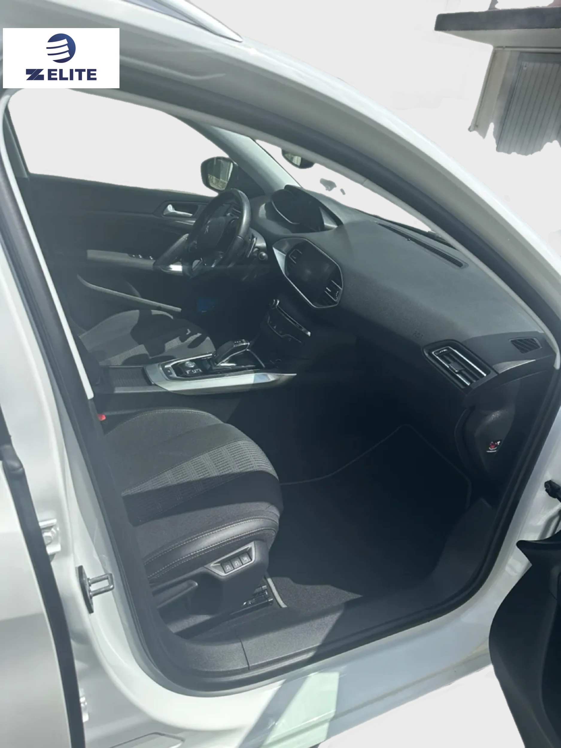 PEUGEOT 308 SW 1.2 Pure Tech Business LineEAT8-image-8