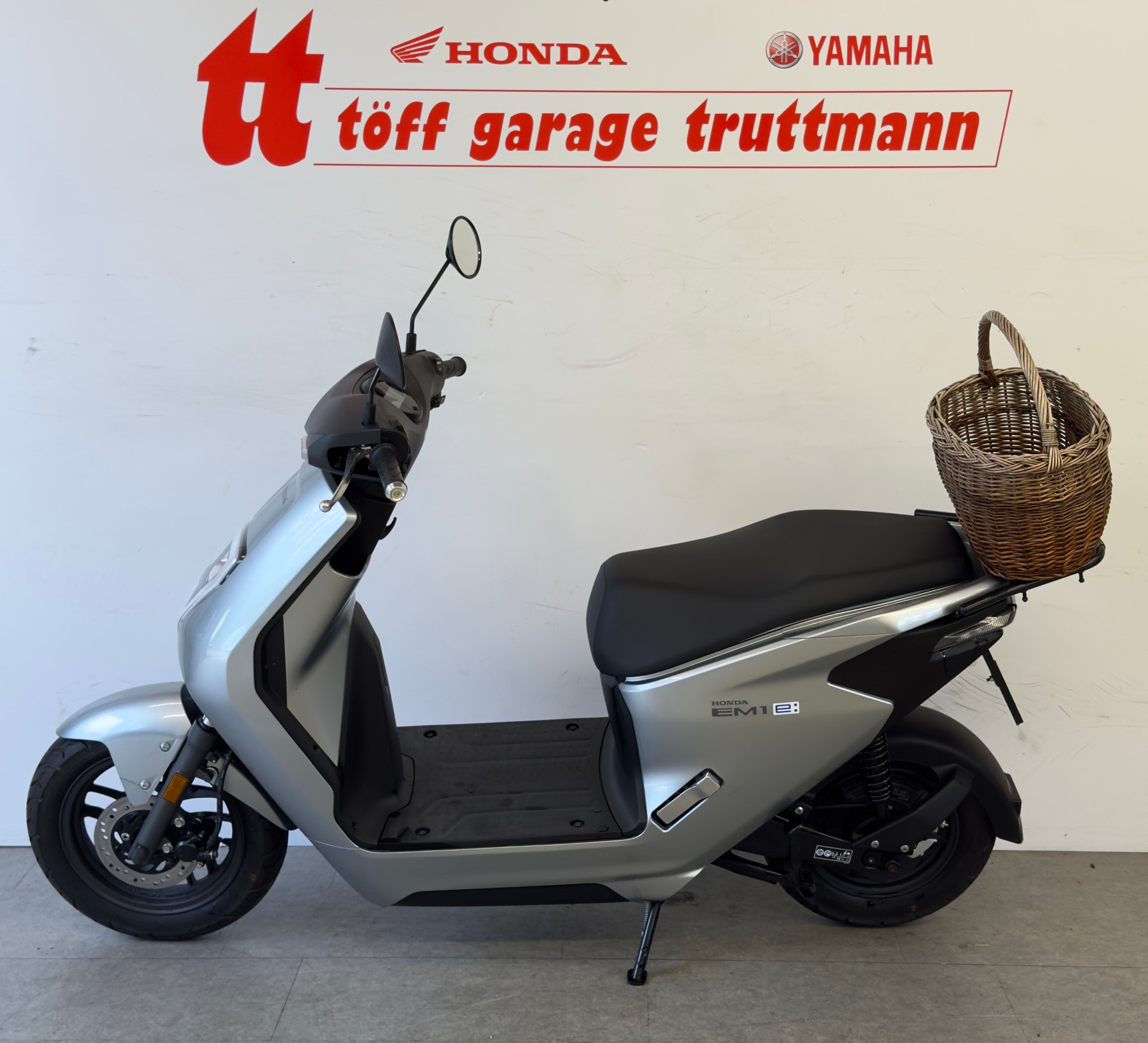 HONDA EM1-E-showroom-element-1