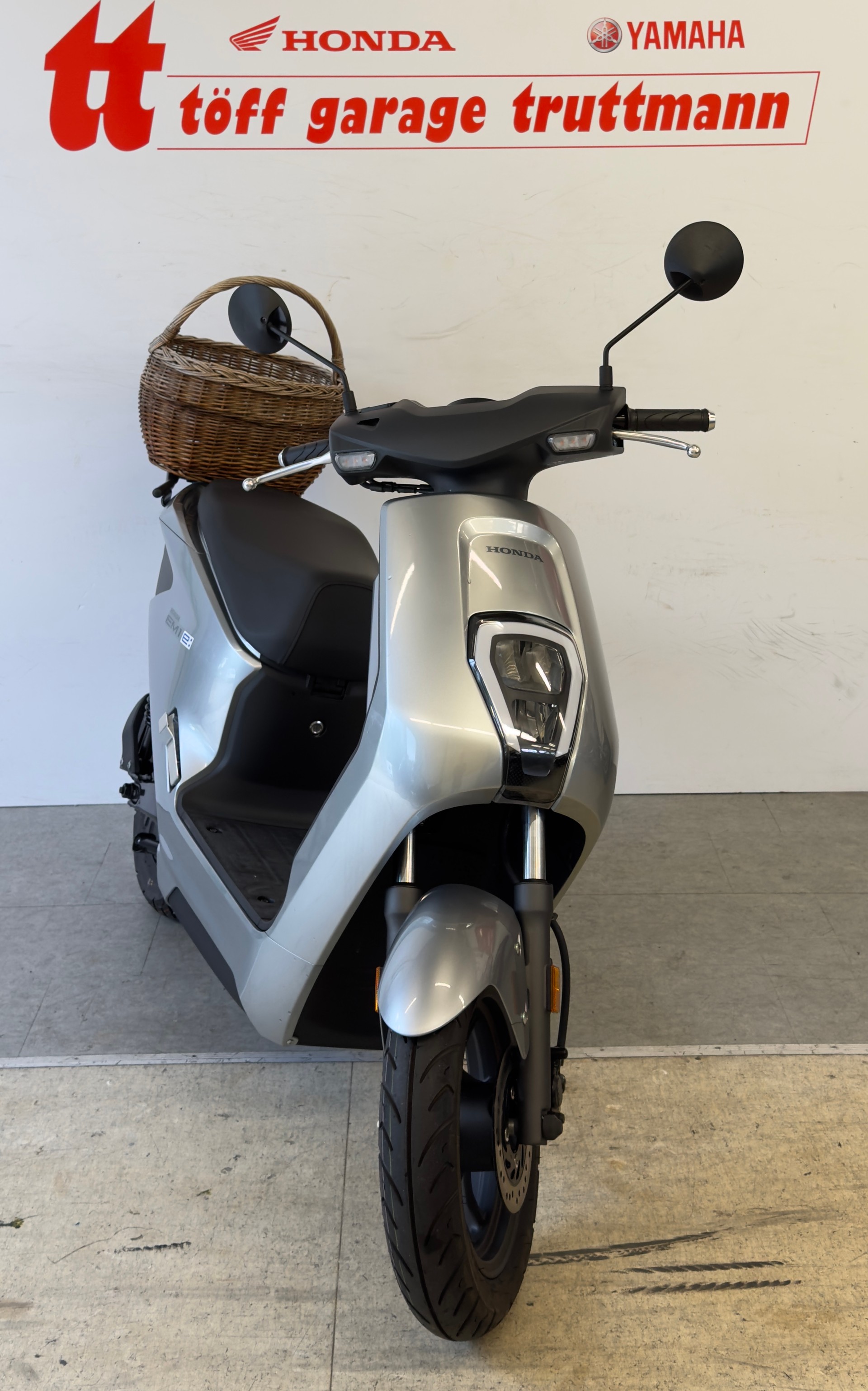 HONDA EM1-E-showroom-element-2
