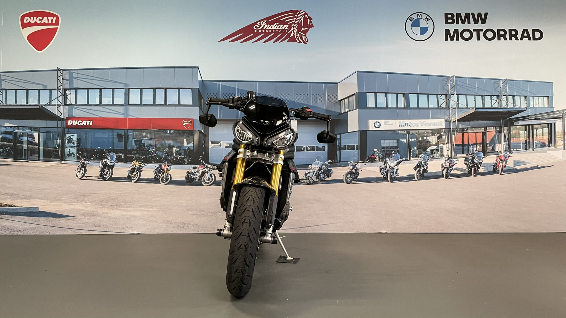 TRIUMPH Speed Triple 1200 RS-showroom-element-1