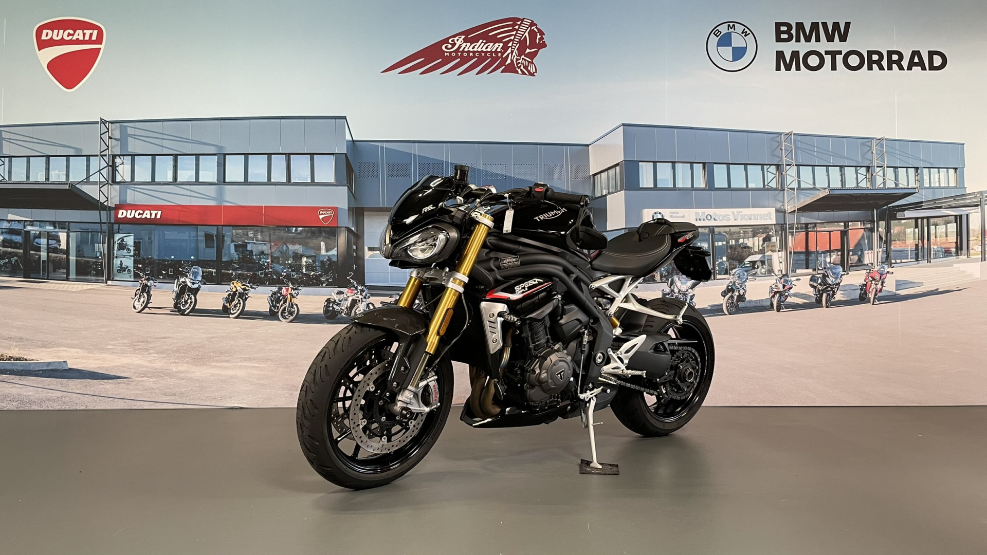 TRIUMPH Speed Triple 1200 RS-showroom-element-2