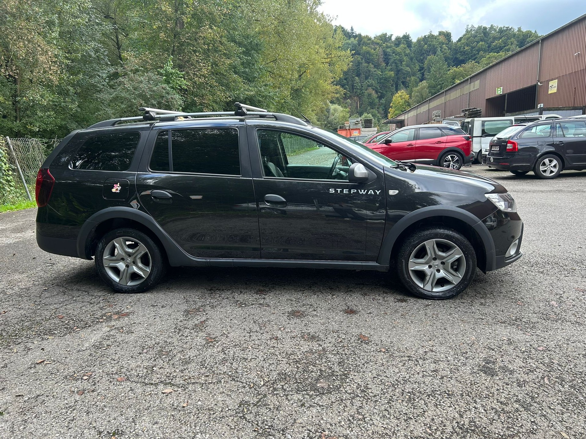 DACIA Logan MCV 0.9 Stepway Automatic-image-1
