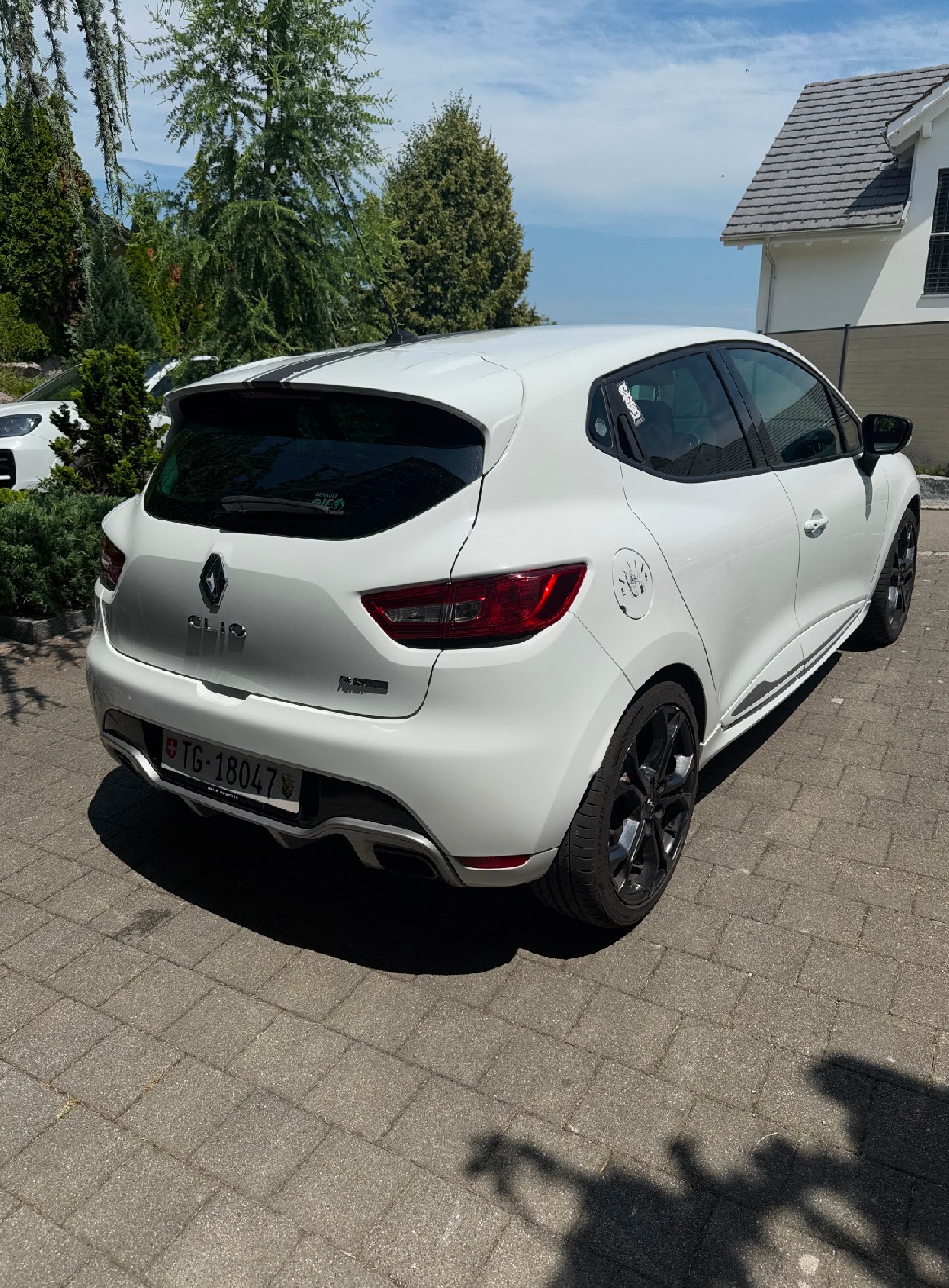 RENAULT Clio 1.6 T RS 200 EDC-image-2
