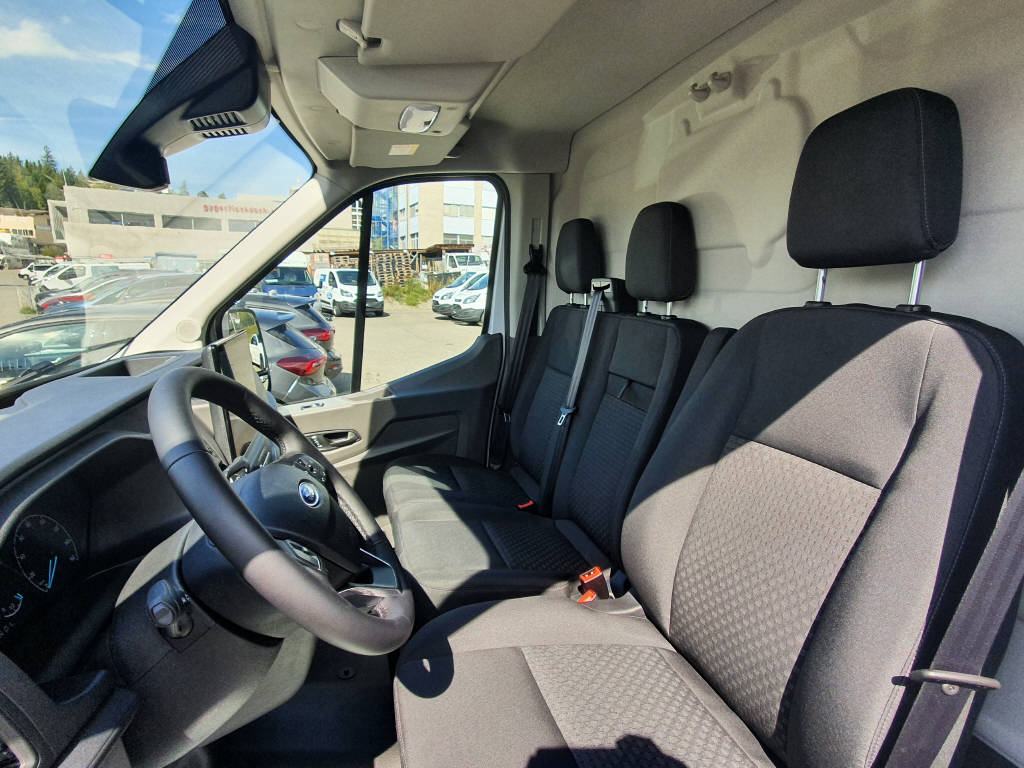FORD E-Transit Van 350 L2H2 67kWh Trend-image-4