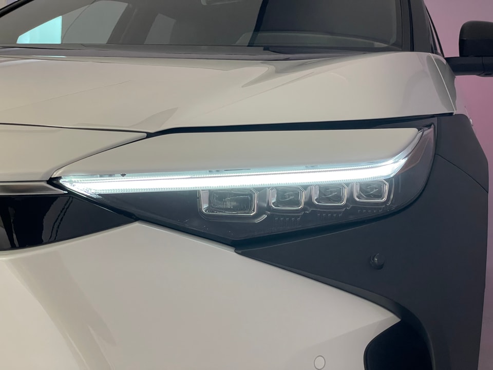 bZ4X Electric 71.4 kWh Premium 11 kW OBC