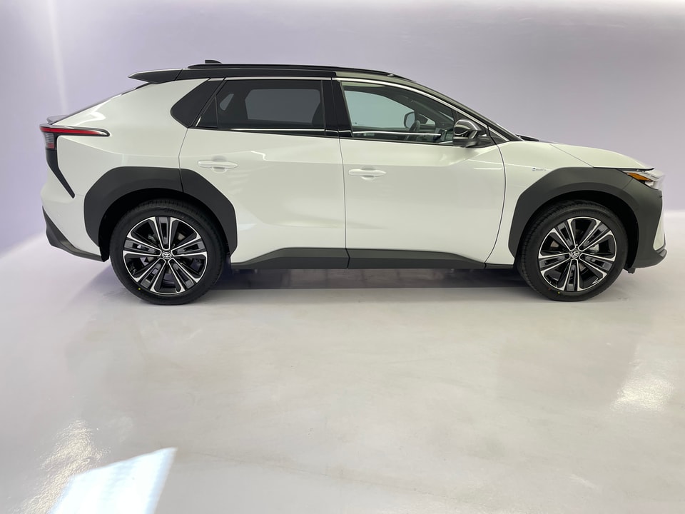 bZ4X Electric 71.4 kWh Premium 11 kW OBC