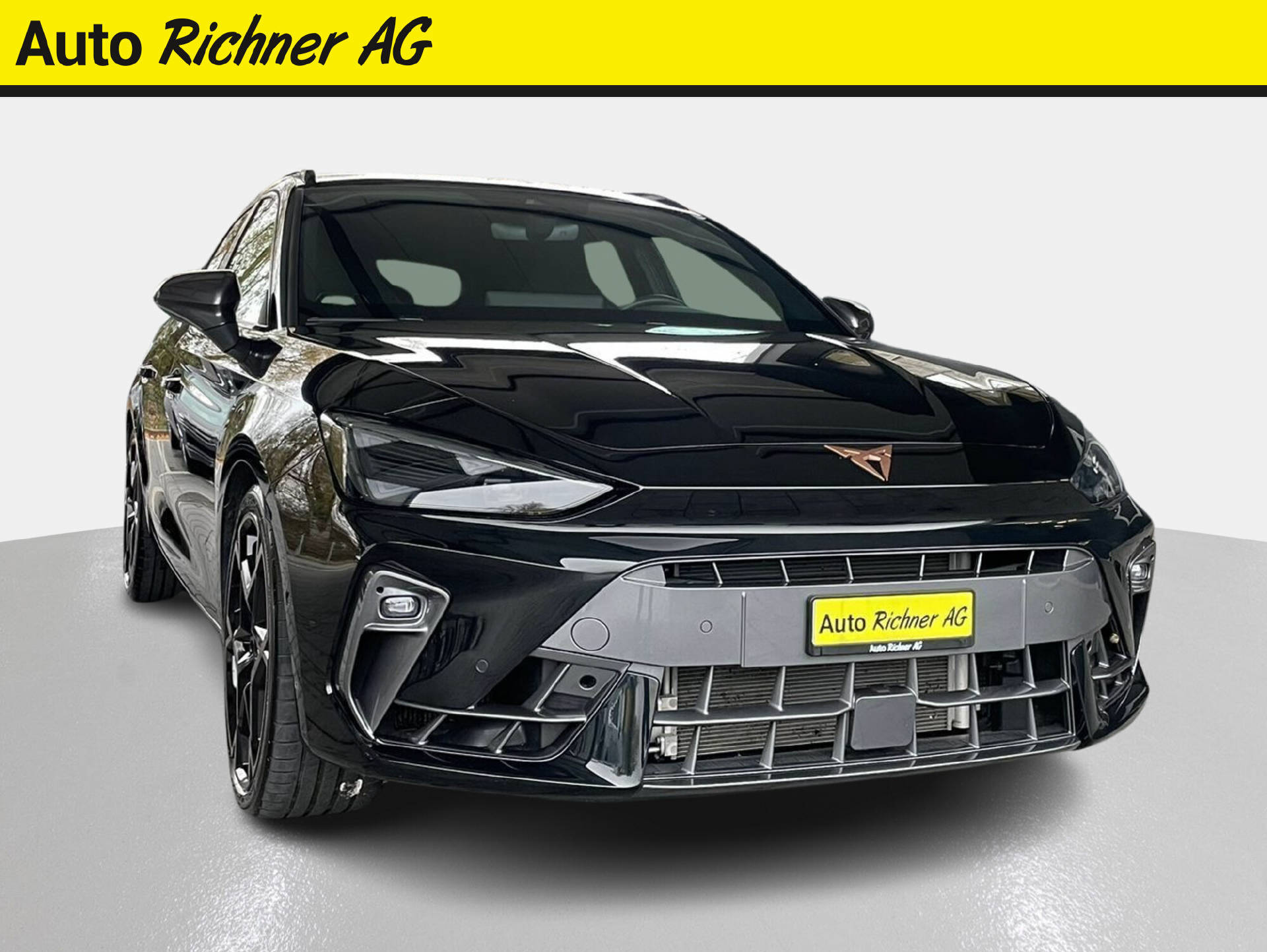 CUPRA Leon ST 2.0 TSI 333 VZ 4Drive DSG-image-0
