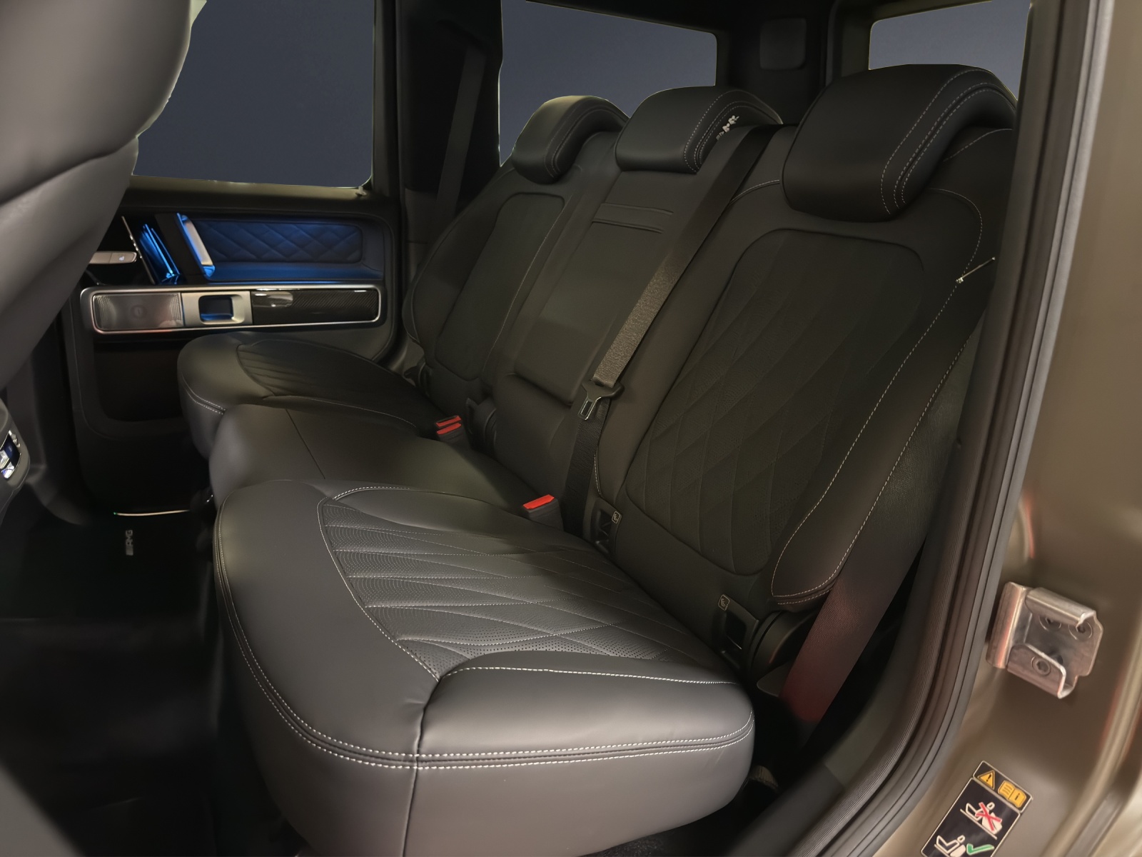 MERCEDES-BENZ G 63 AMG-image-16