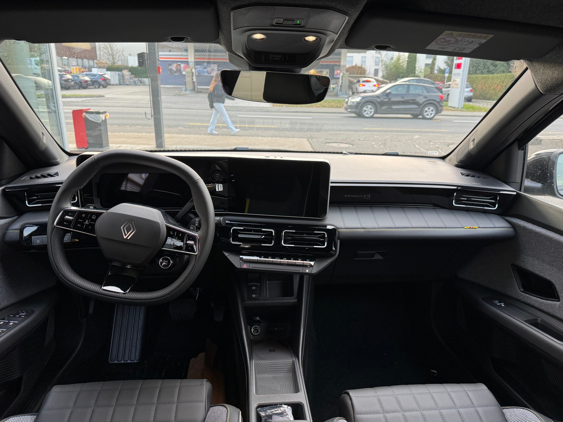 RENAULT R4 Iconic 150PS Comfort Range-image-11