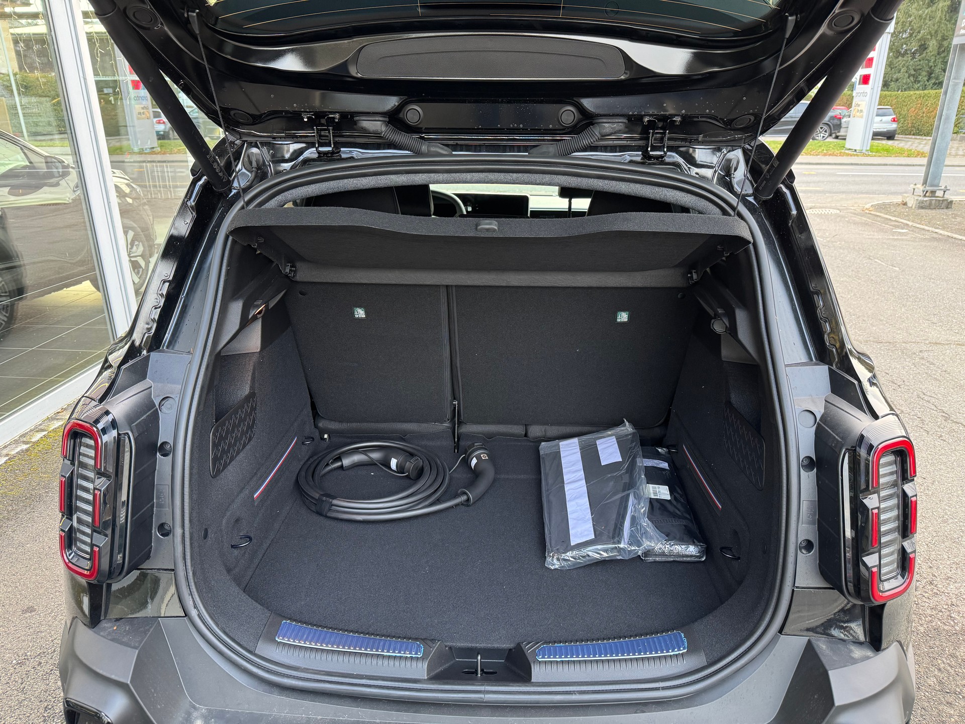 RENAULT R4 Iconic 150PS Comfort Range-image-9