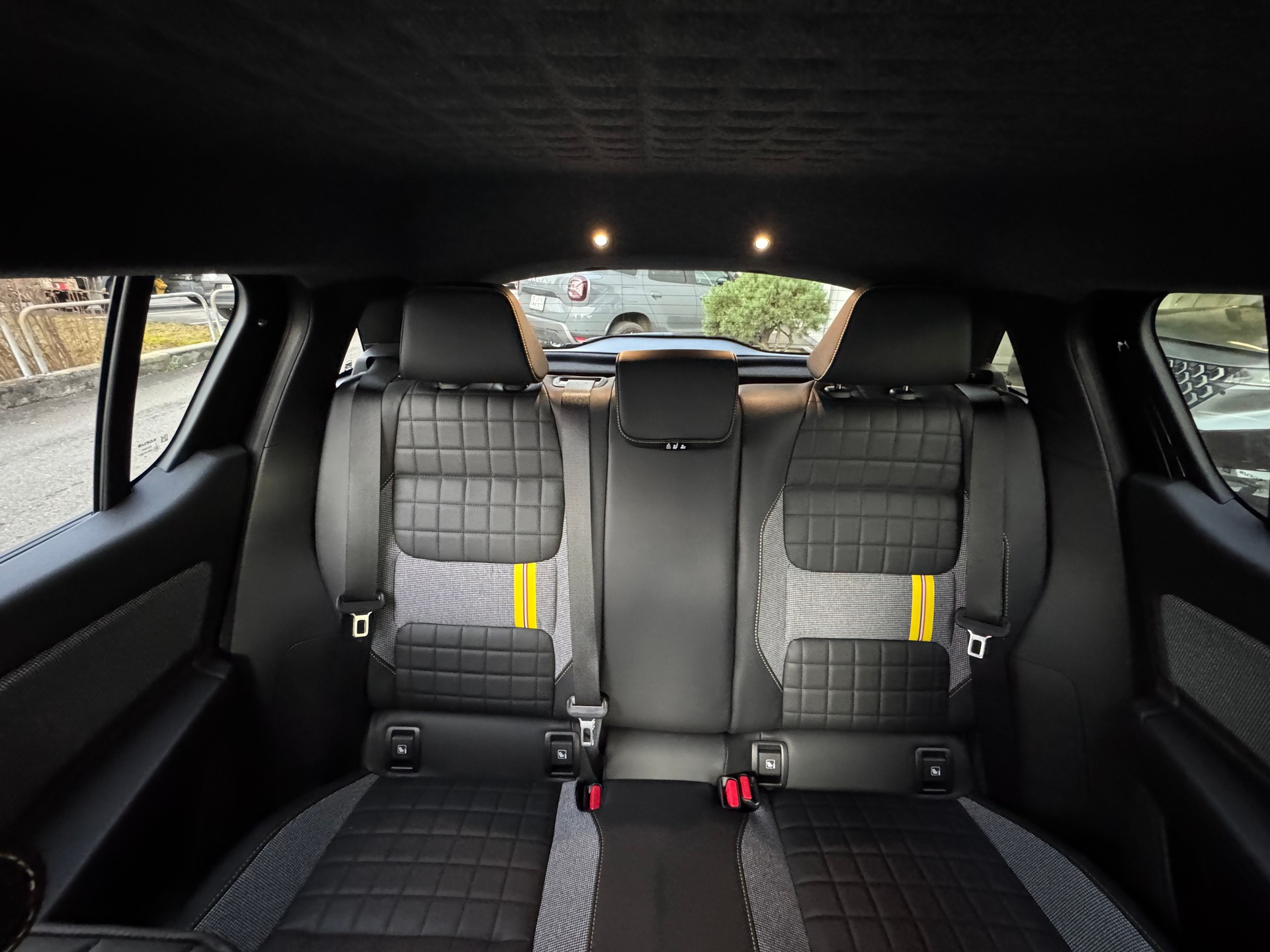 RENAULT R4 Iconic 150PS Comfort Range-image-15